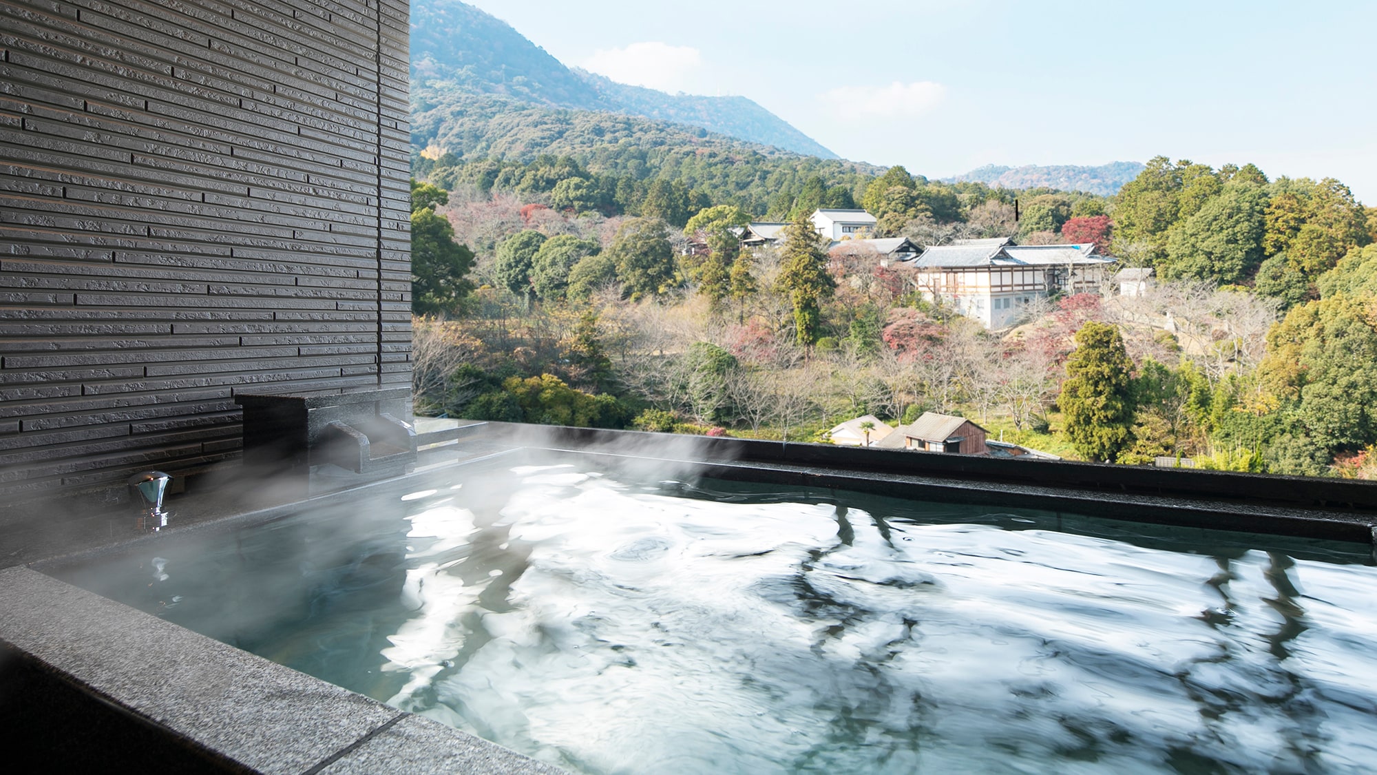 [-Bettei Hatsune Premium-with open-air bath] If you are lucky, you may be able to see "Konpira-san no Daimon" & hellip ;!