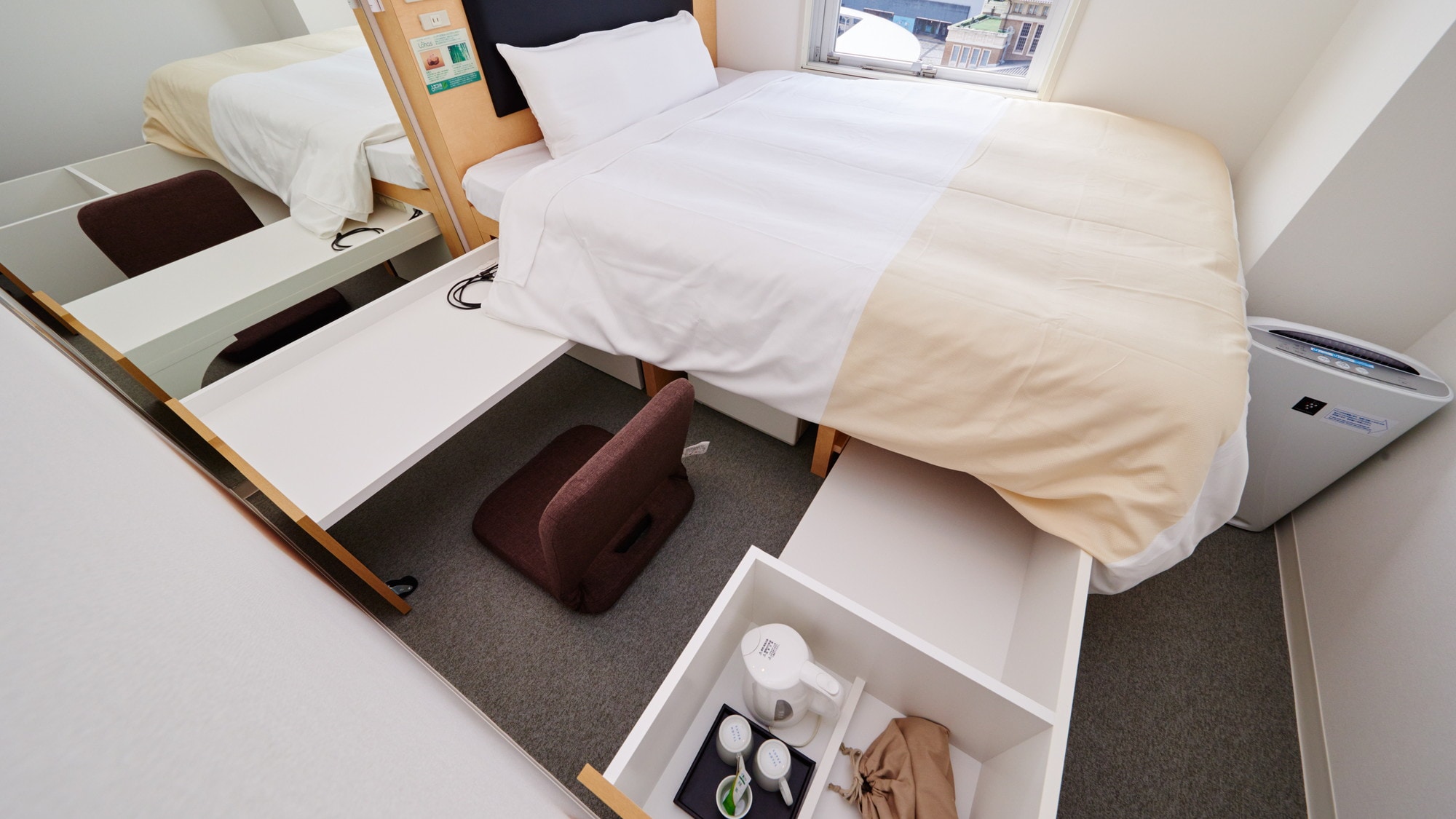 您可以存放未使用的家具，以便可以寬敞地使用它。