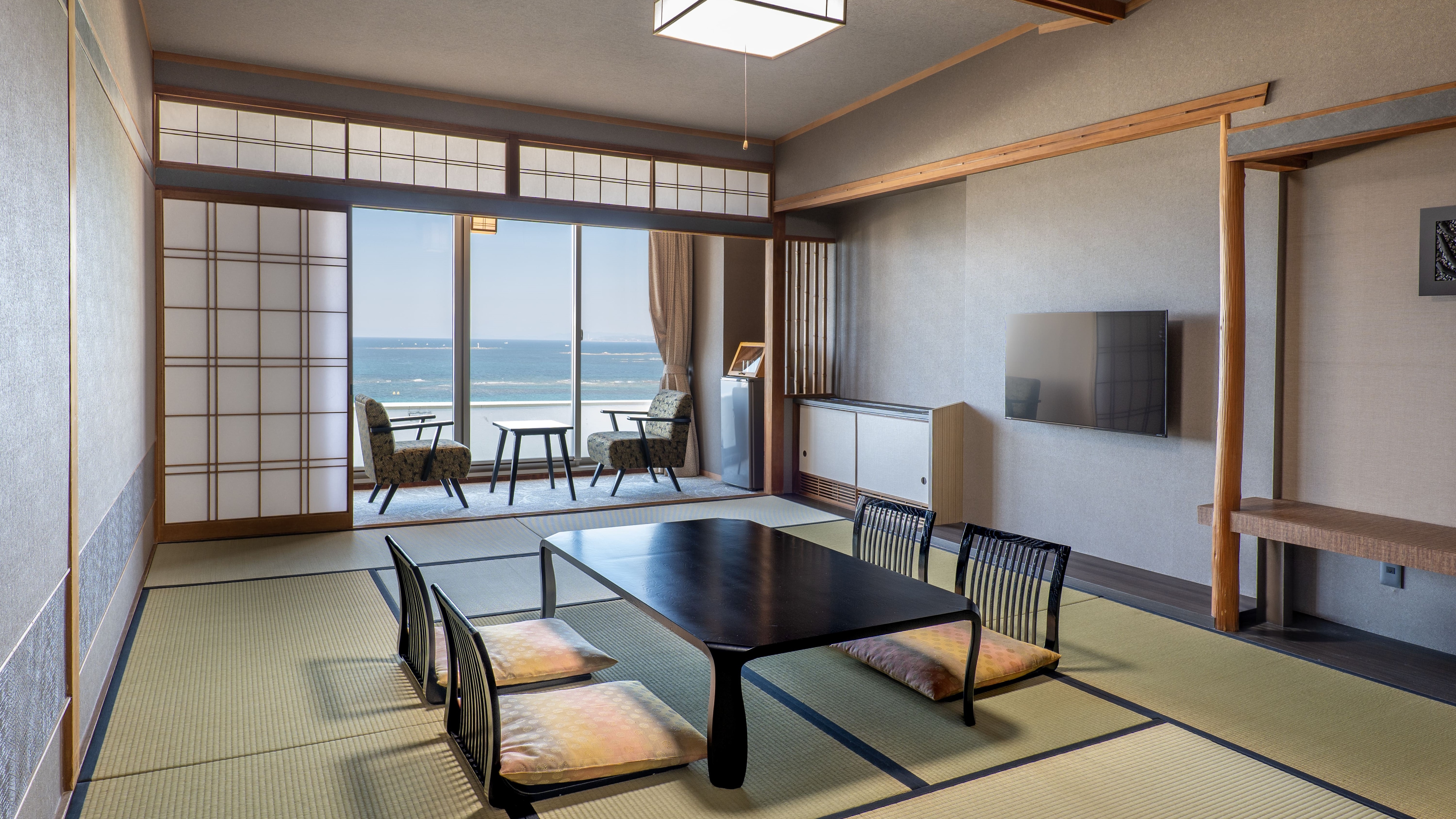 <Renovated in February 2024> A purely Japanese-style room (7th floor) made using Kishu wood and Kishu Binchotan charcoal