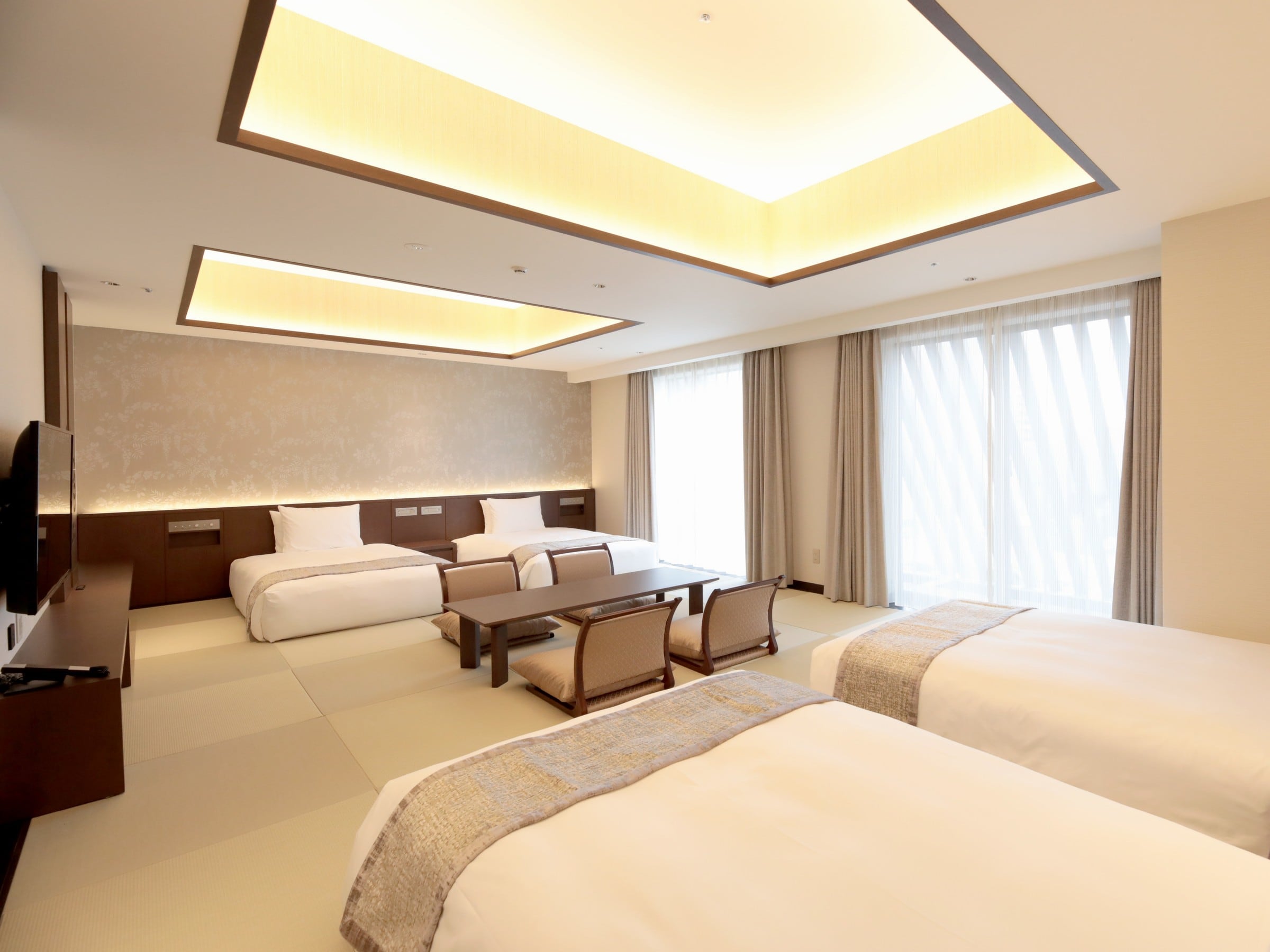 Japanese-style room with 4 bedrooms