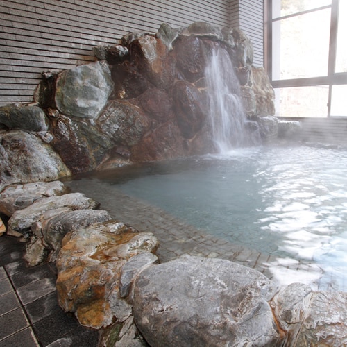 Minenoyu, a large communal bath on the 1st basement floor of the East Building