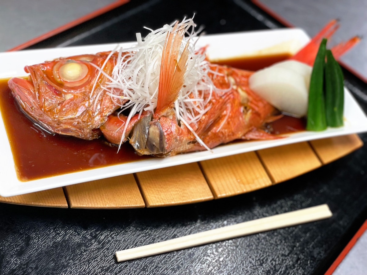 Rebus ikan kakap merah