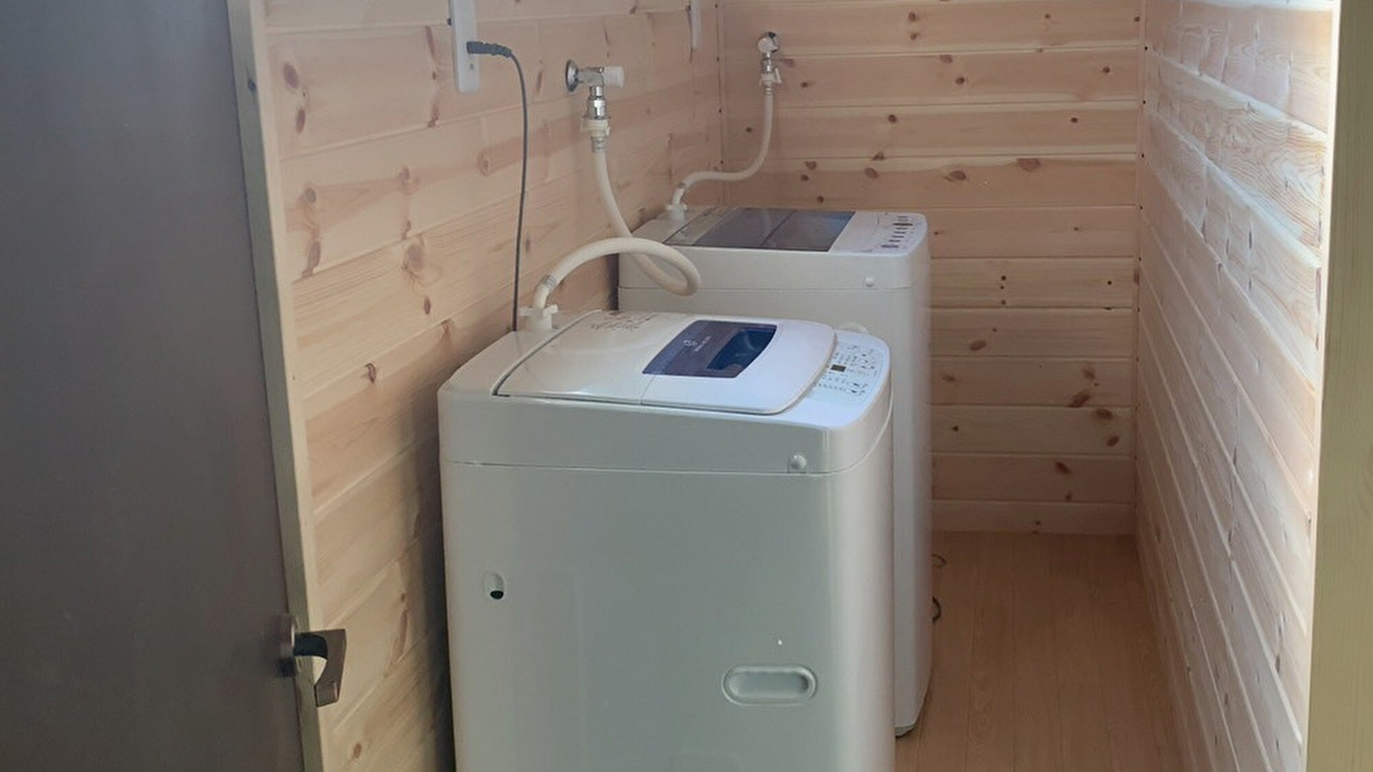 เครื่องซักผ้าในกระท่อมสามชั้น