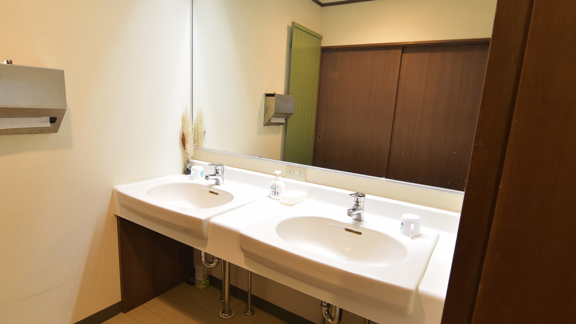 * The bathroom / water area of the guest room is clean so that you can use it comfortably.