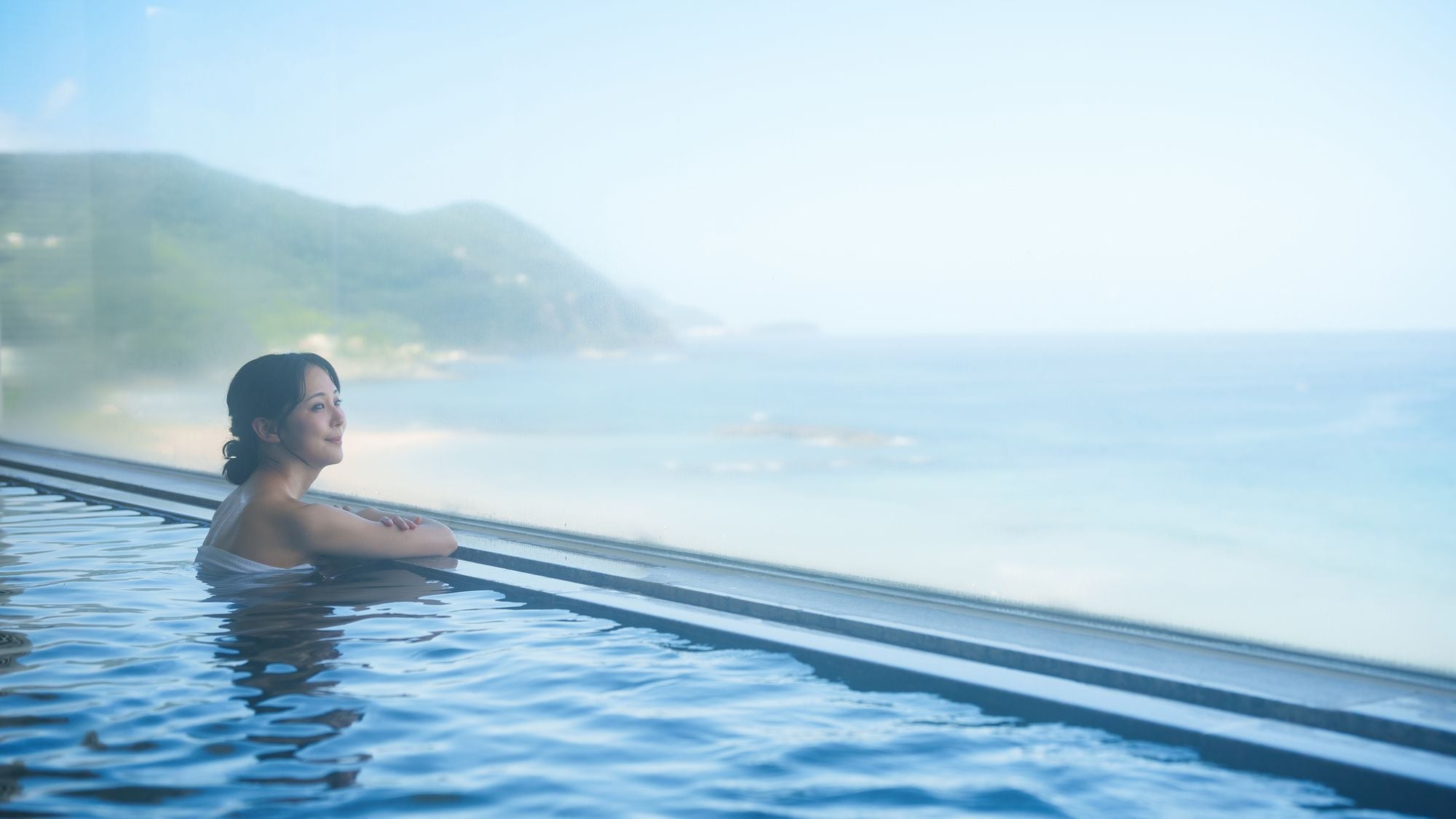 Tắm suối nước nóng toàn cảnh