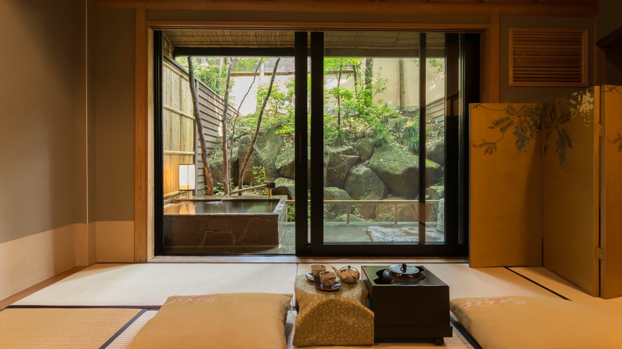 [Kishintei-Guest room with stone open-air bath-]