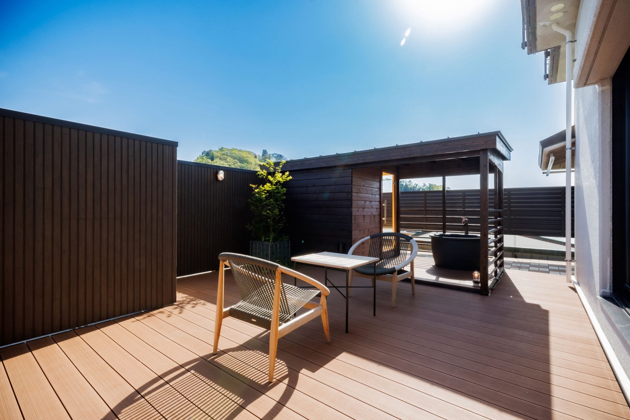 屋顶露台+带桑拿的日西合璧房间