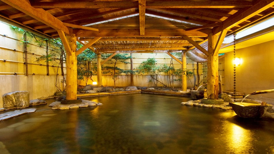 Persimmon hot water (open-air bath)