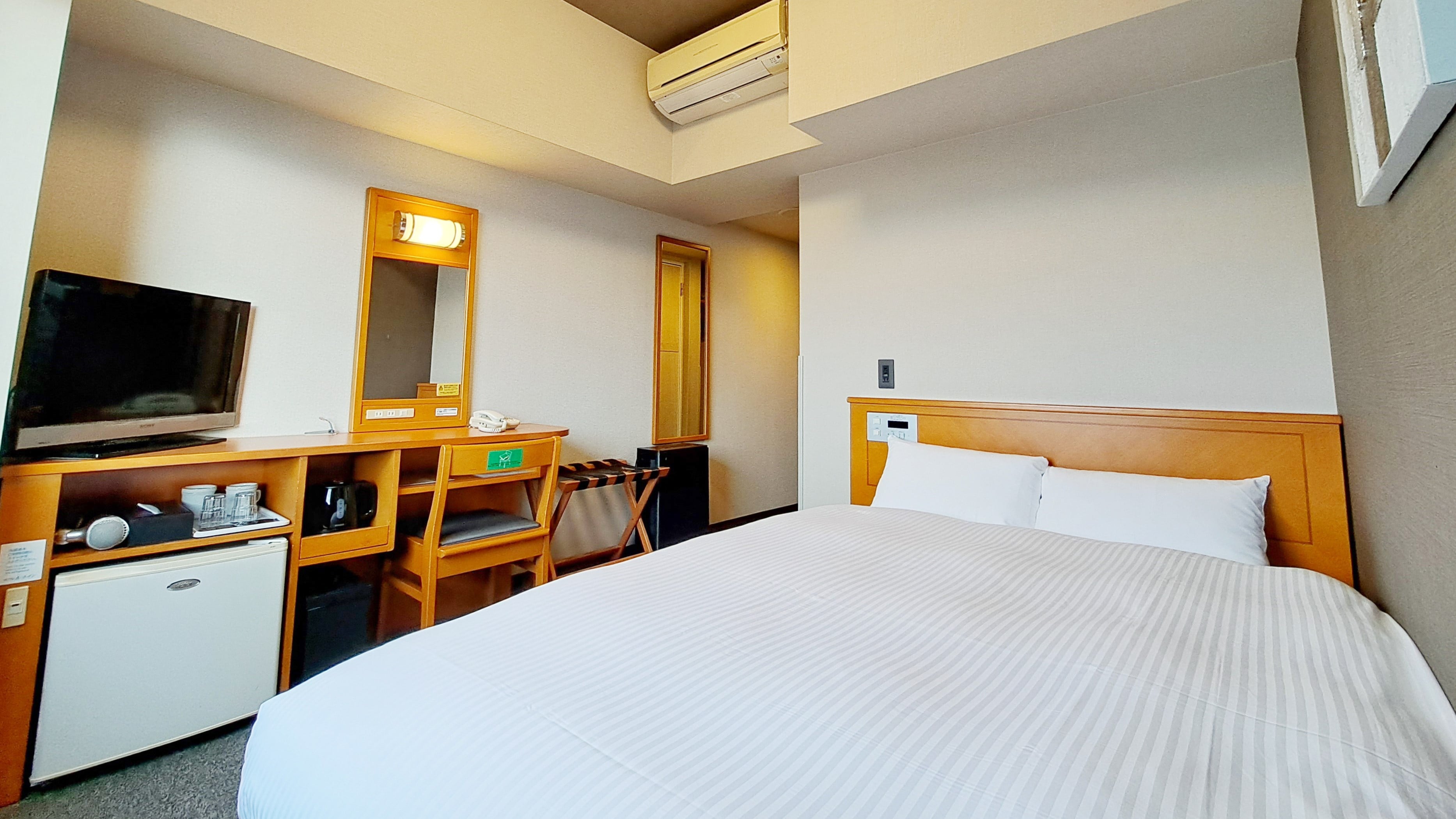Semi-double room