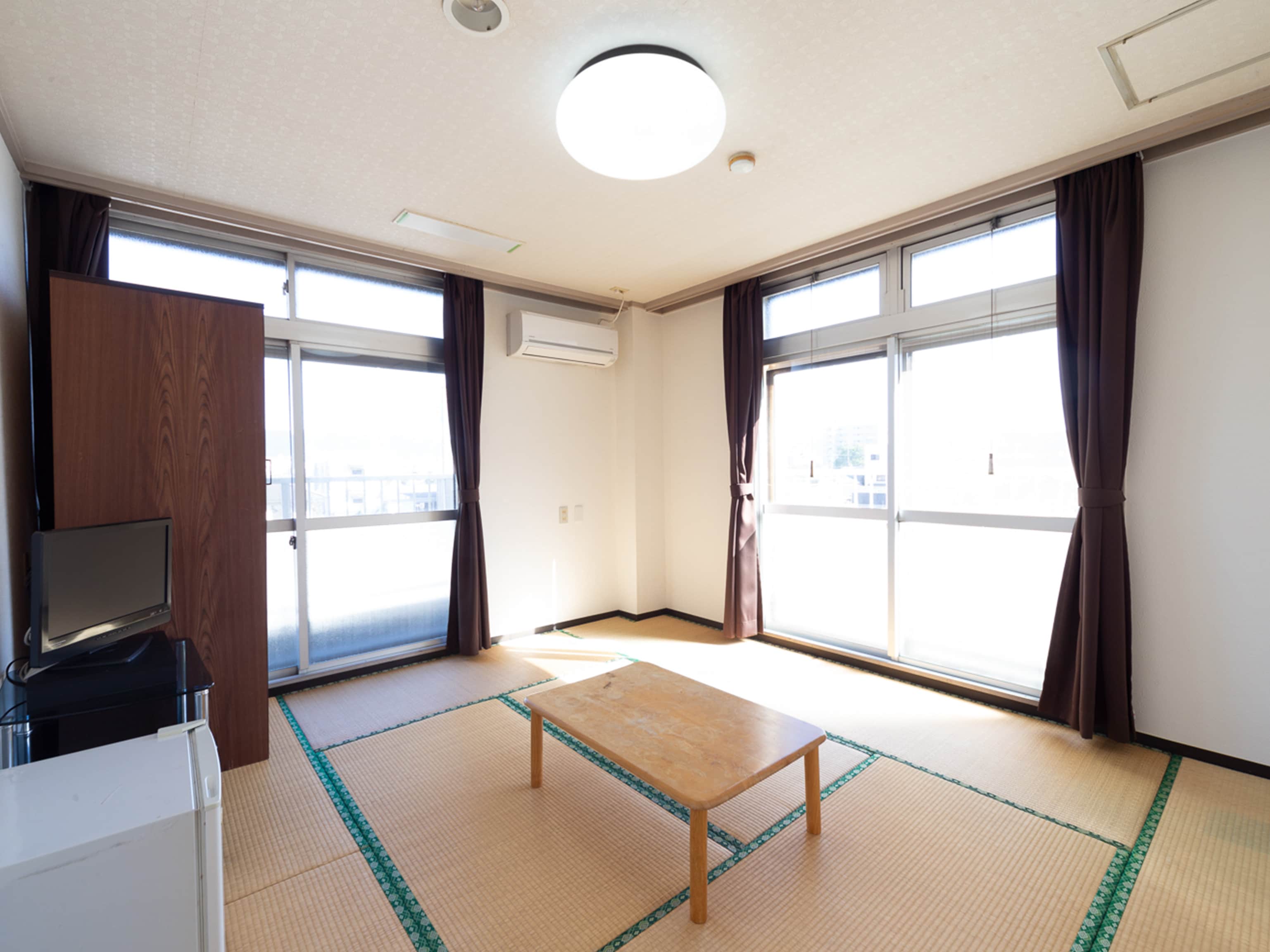 Japanese-style triple room