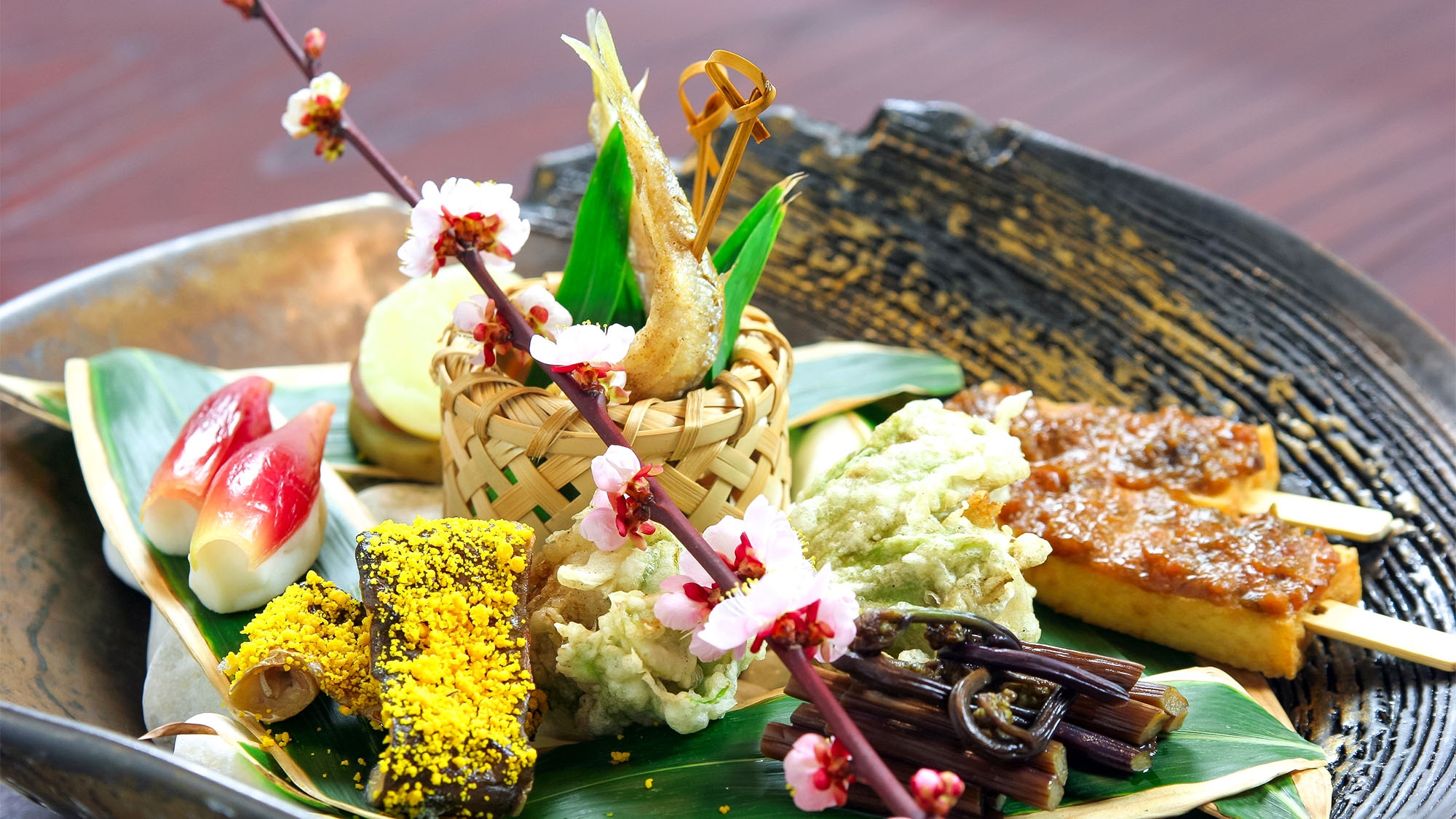 ・<Meal example> Enjoy our monthly menu that emphasizes local ingredients.