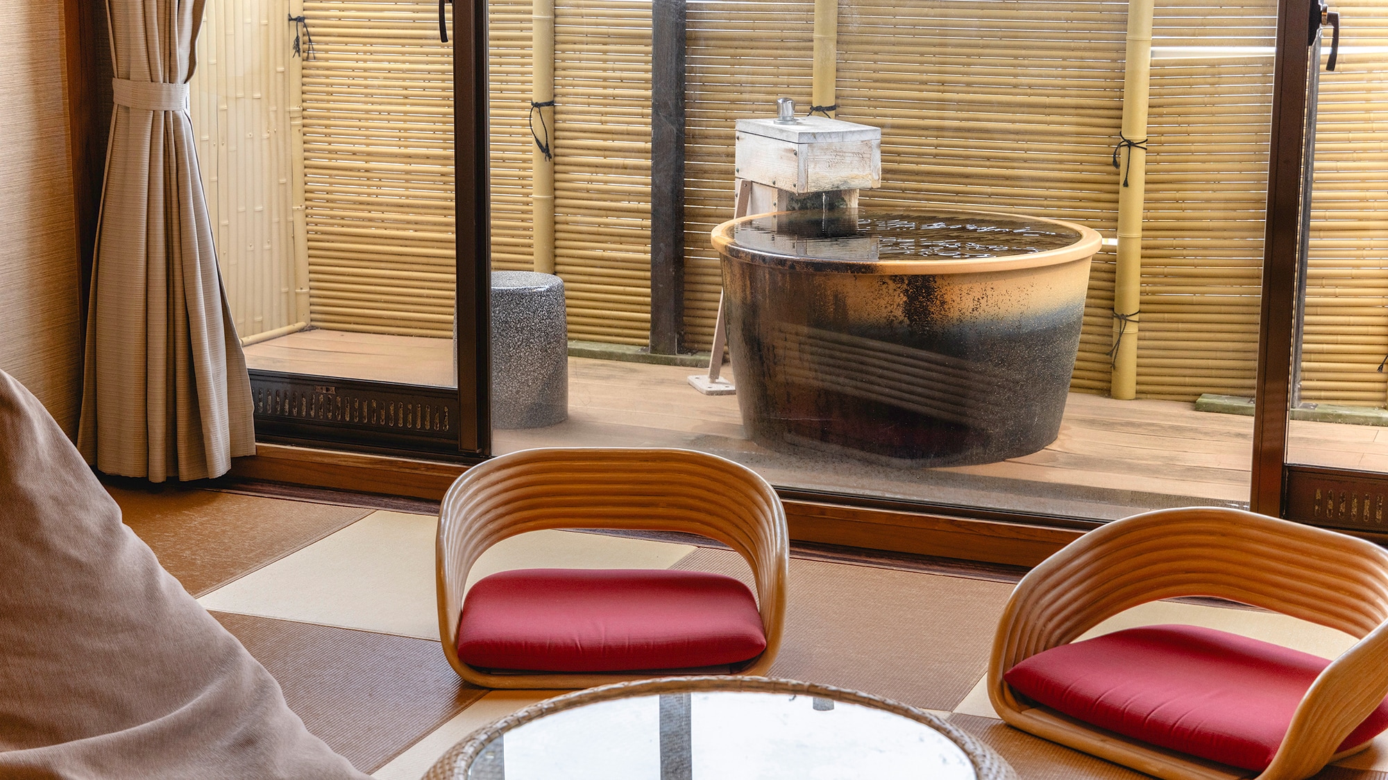 [Tầng tiêu chuẩn ■ Phòng theo phong cách Nhật Bản với 10 chiếu tatami và bồn tắm nước nóng ngoài trời / Không hút thuốc] Có thể ở tối đa 5 người! Hãy tận hưởng suối nước nóng mà không cần do dự.