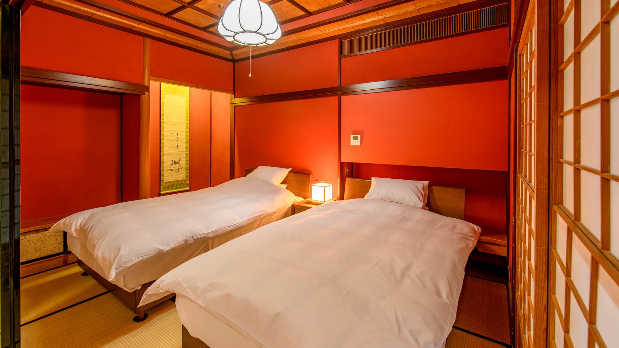 【秋之厅~朱墙和洋室半特别房/秋园房】10叠日式房间+双床房