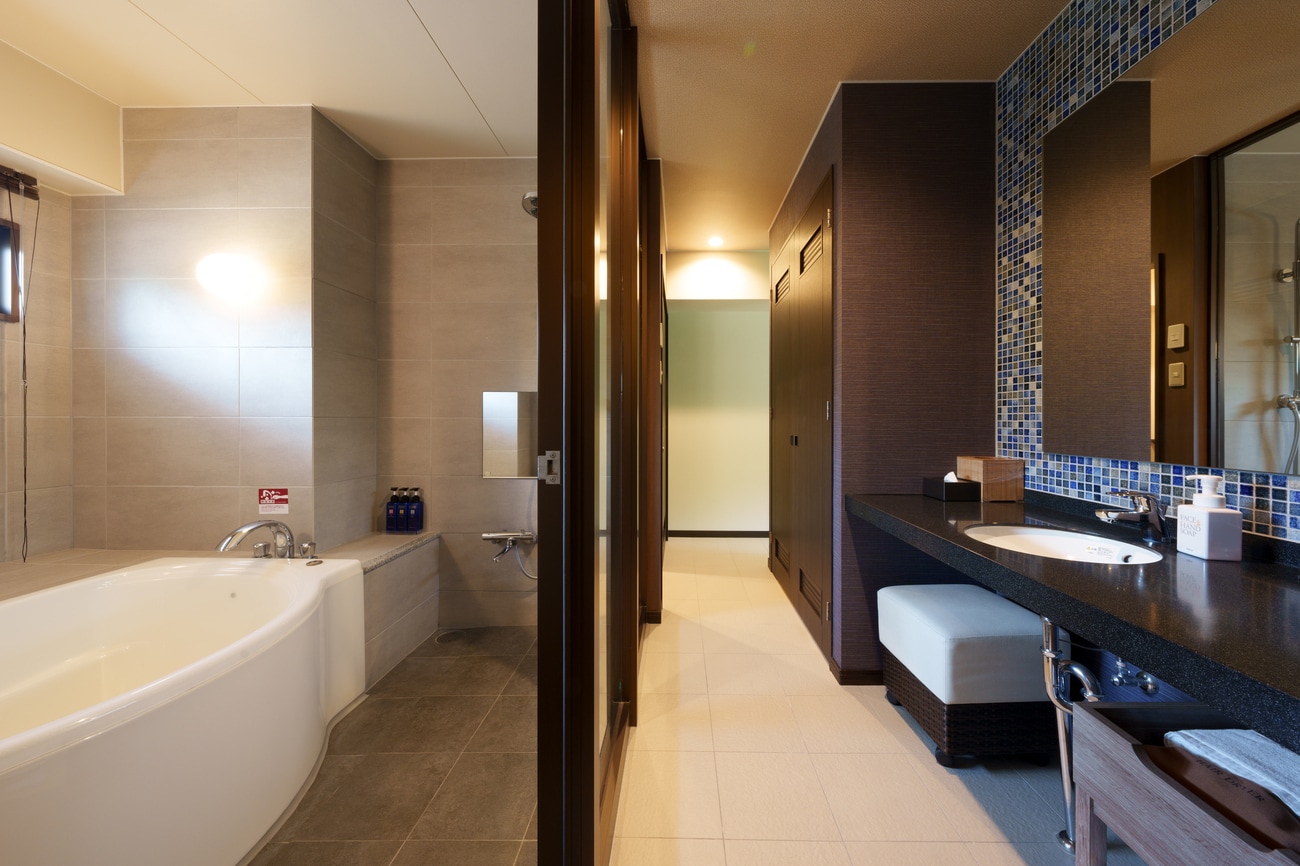 Garden view deluxe bathroom/villa garden
