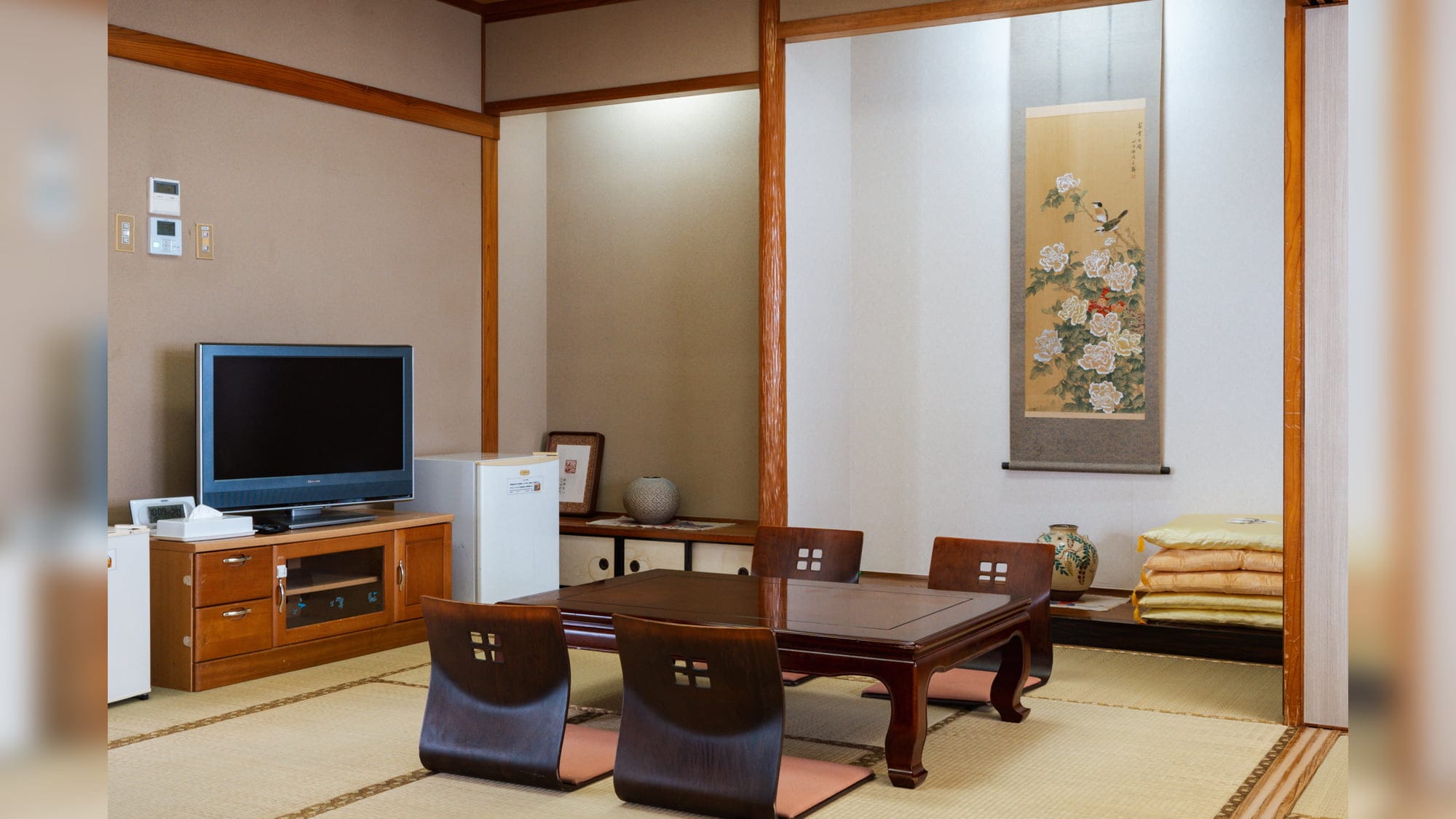 Japanese-style room