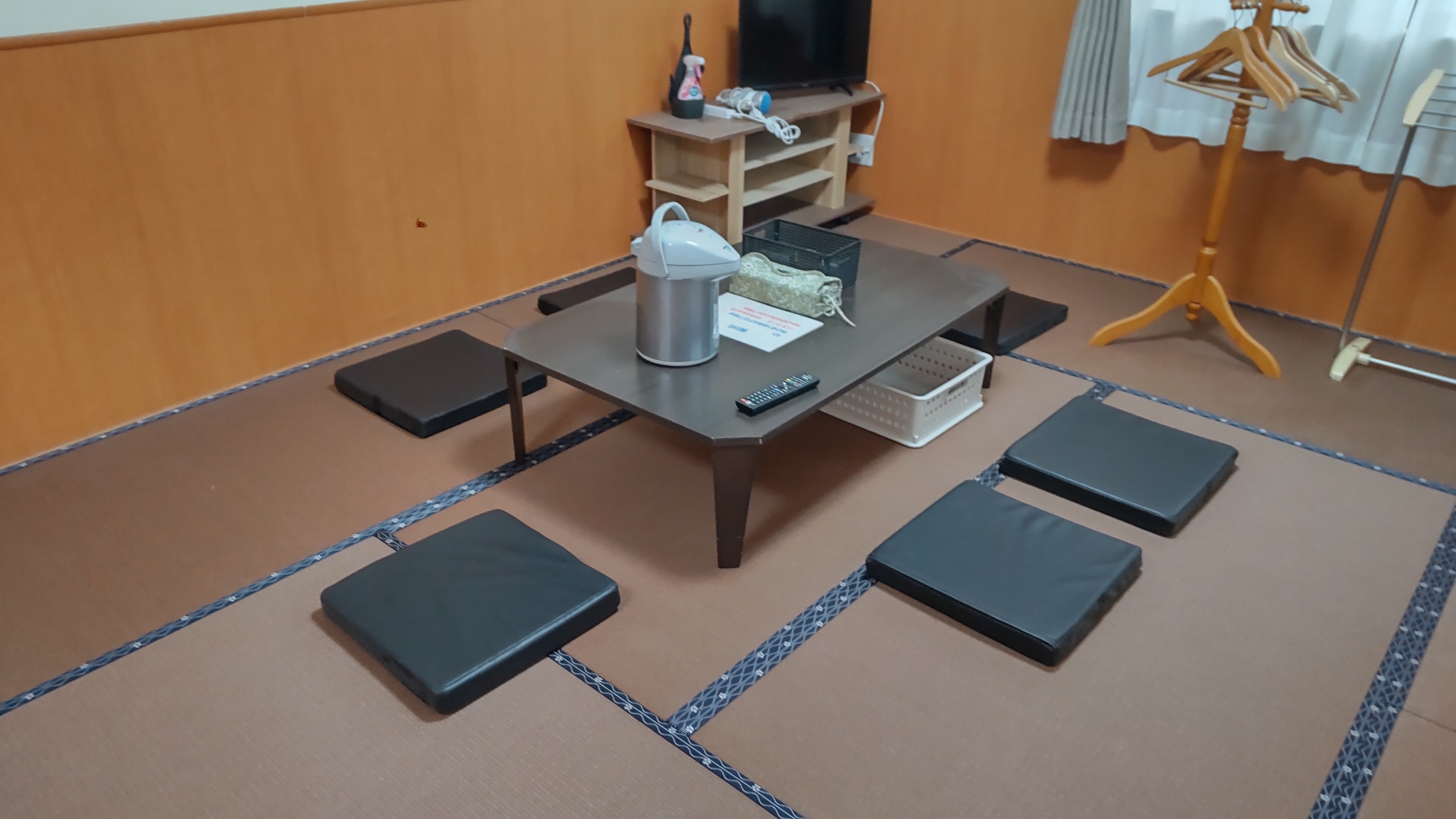日式房间，可容纳 6 人