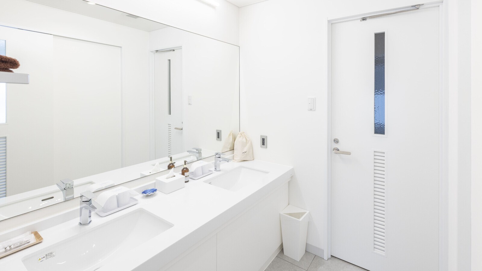 <Room 102 Seaside> Bathroom