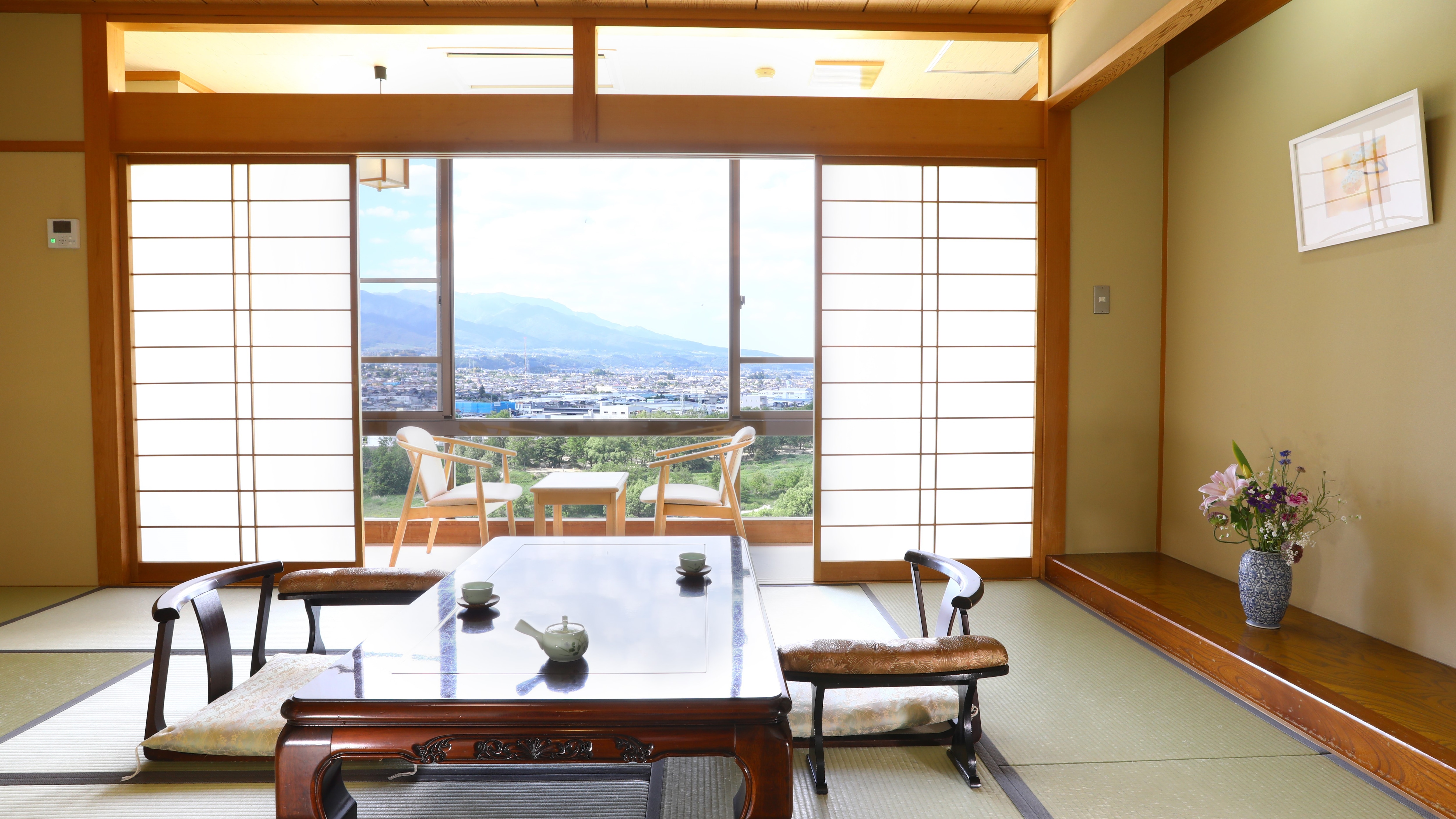 ■ An example of a room with a view of the Tenryu River