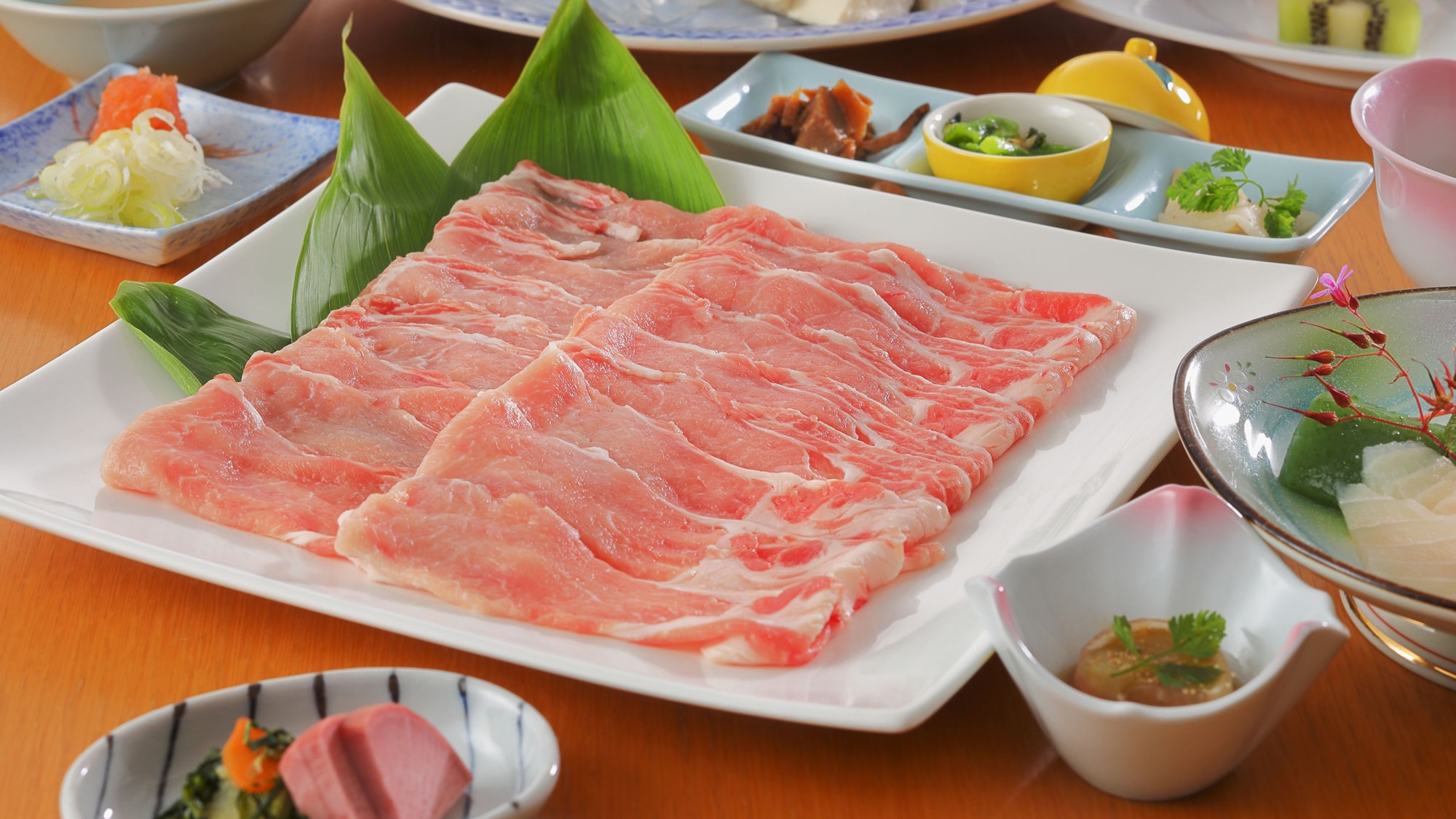 [Rice daughter pork shabu-shabu set] Yamagata brand pork with a chewy texture