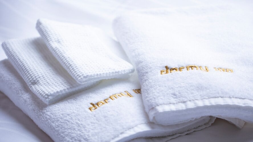 Towels (bath towels, face towels, body towels)