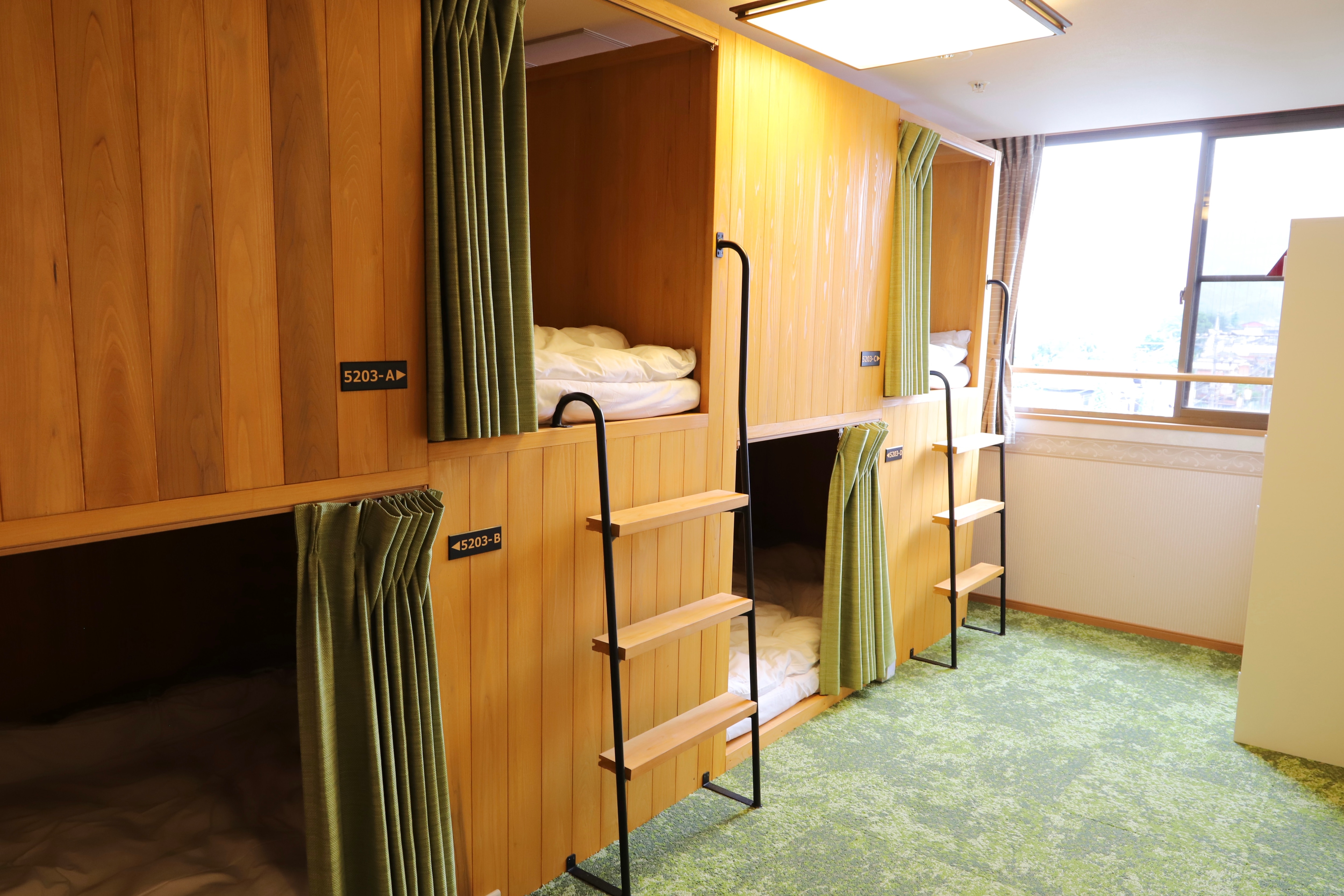 [One room charter] Appearance