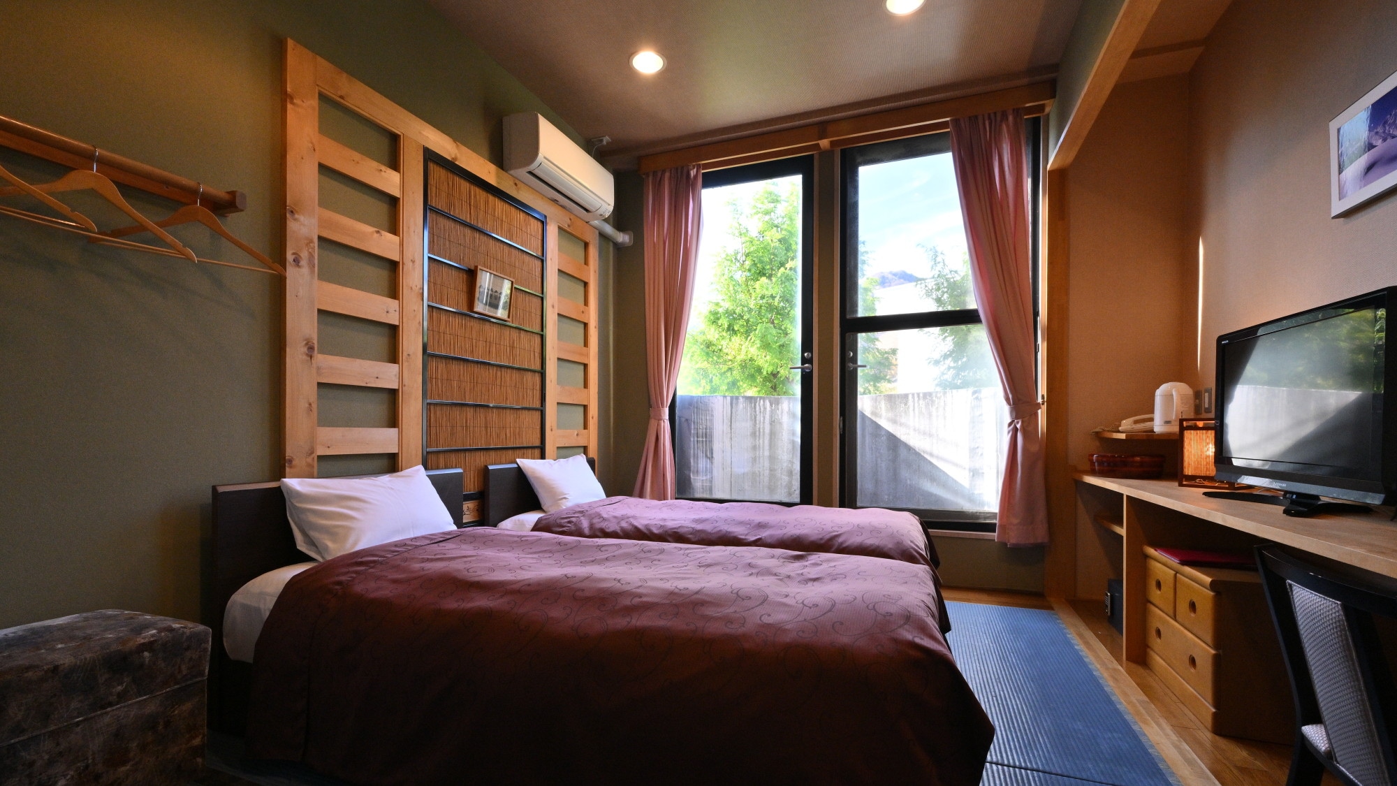 Twin room (example)