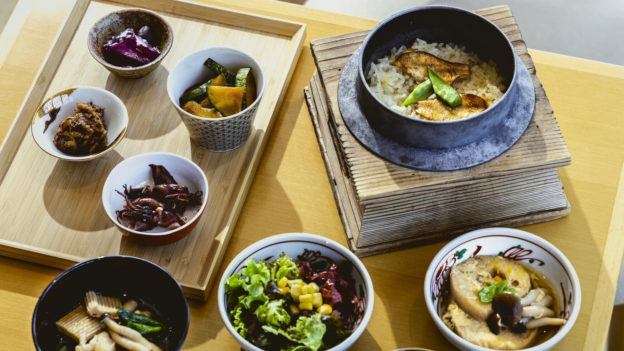 [Breakfast] A taste of Kanazawa with rice cooked in a pot