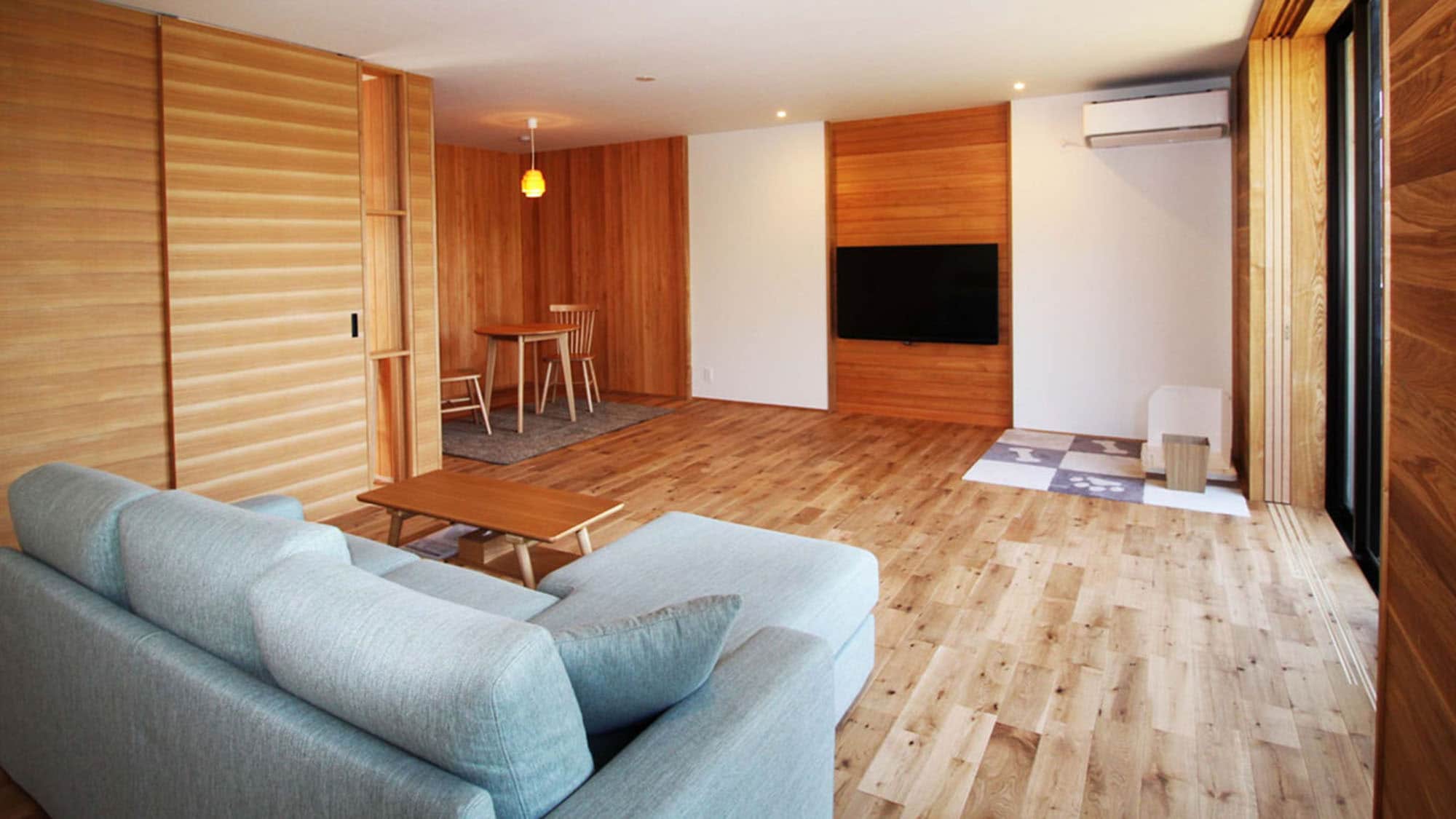 ・Renovated in April 2021! "Mocchan" is a 30-tatami room with a warm wooden feel