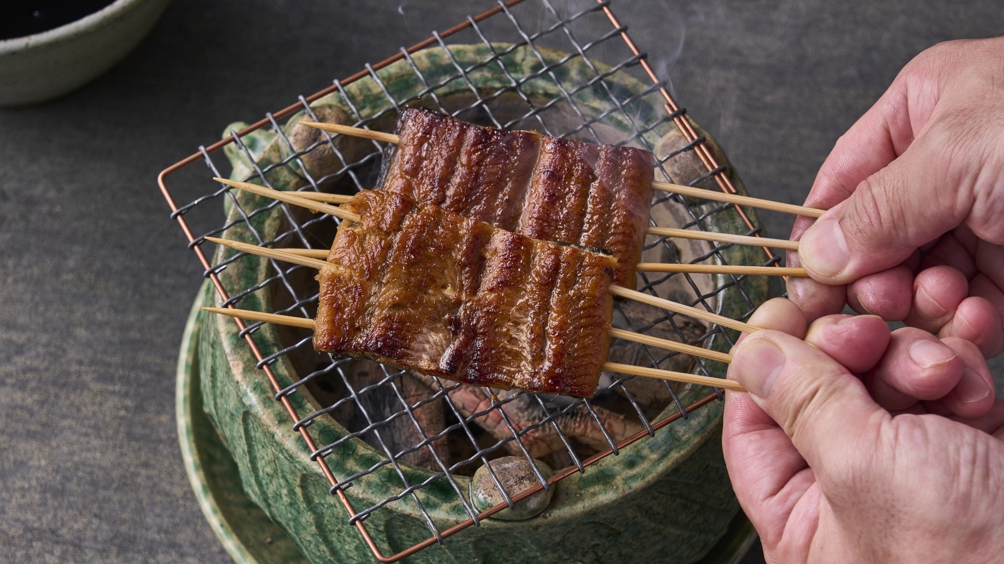 【自助晚餐】烤鰻魚（如圖）