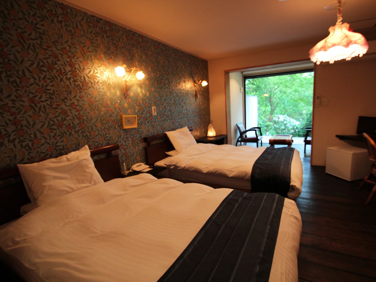 Western-style twin room with open facade, Room 105 [Lavender]