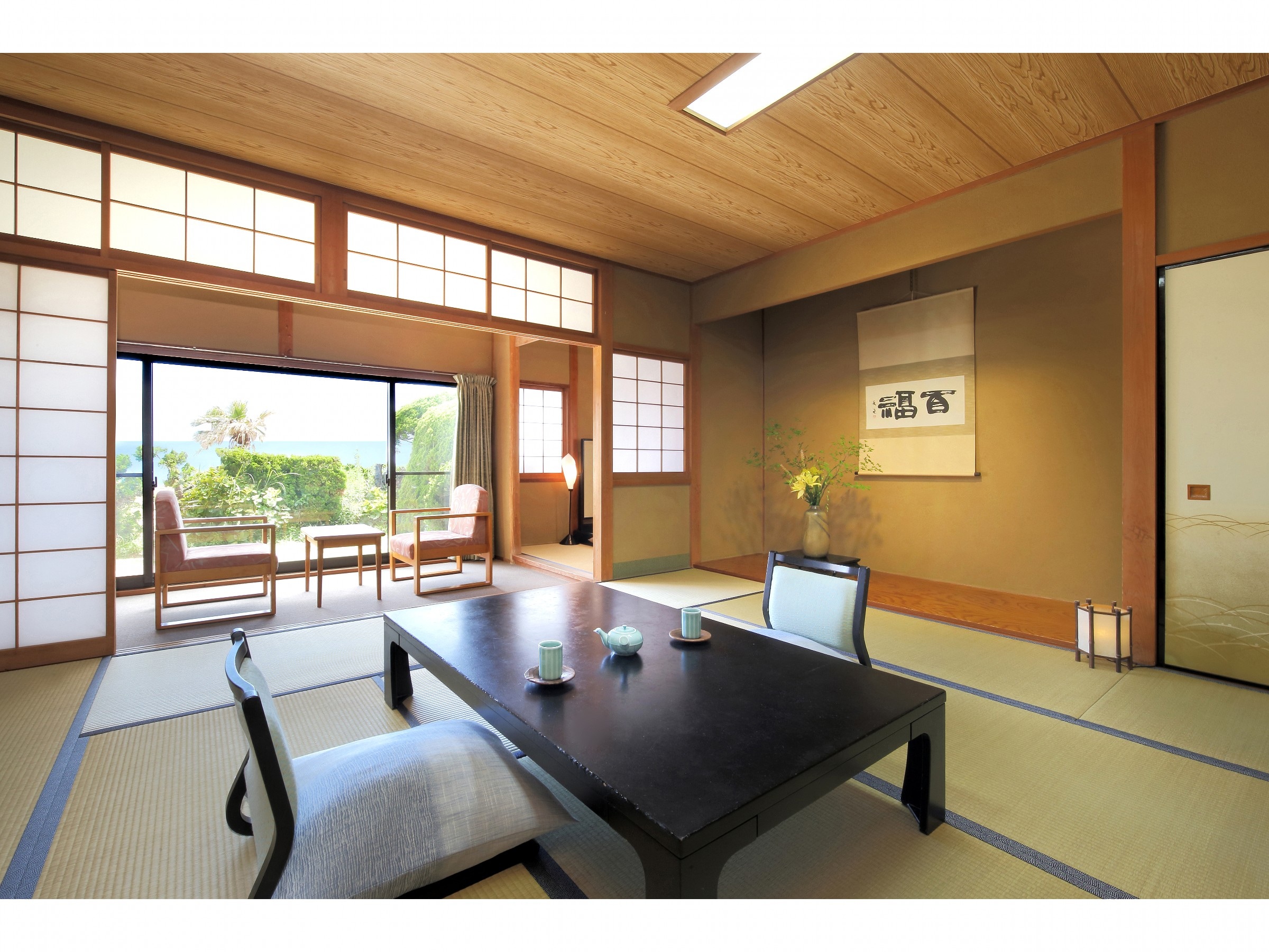 Guest rooms with open-air baths