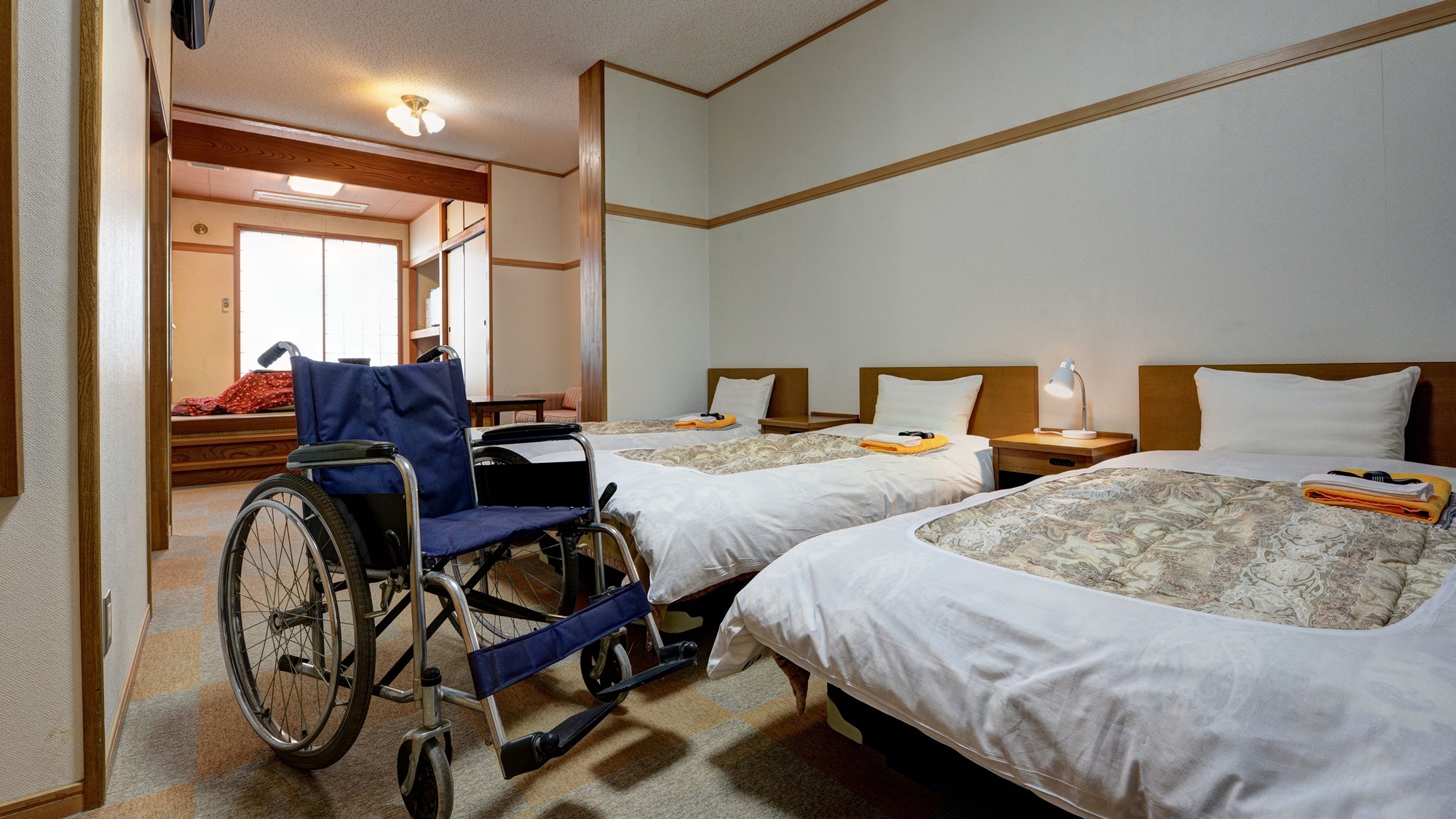 *[1F Barrier-free Japanese-Western room] The popular barrier-free special rooms have high ceilings, making them feel even more spacious.