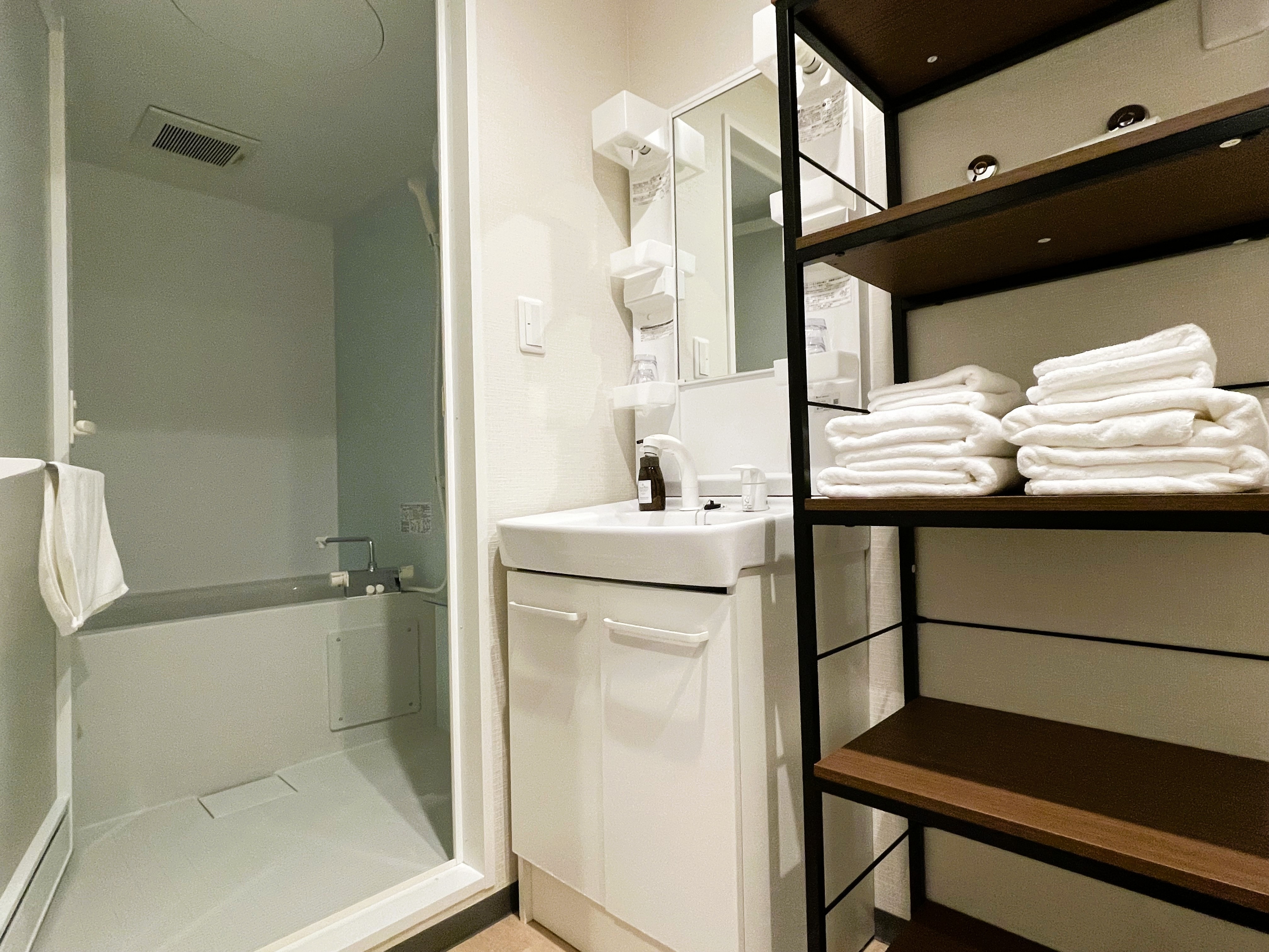 4 bedrooms [2 bunk beds]