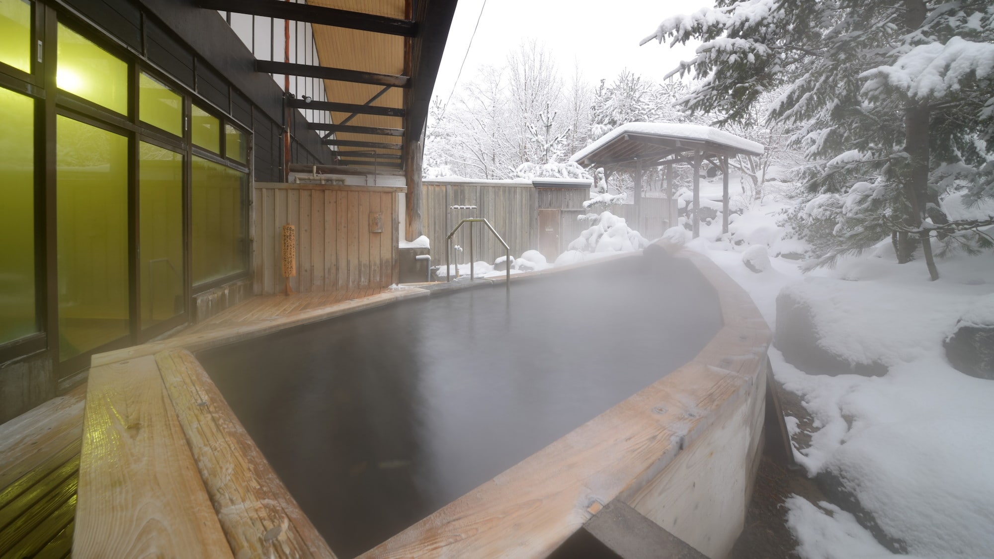 雪見の露天風呂