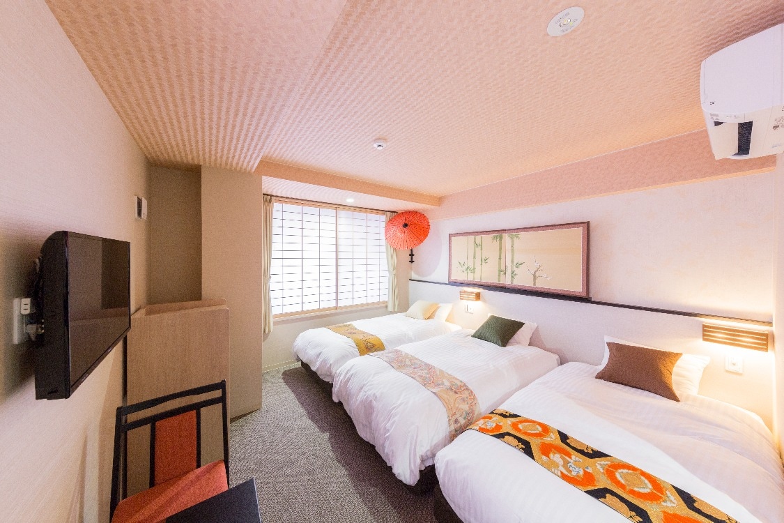 Triple room