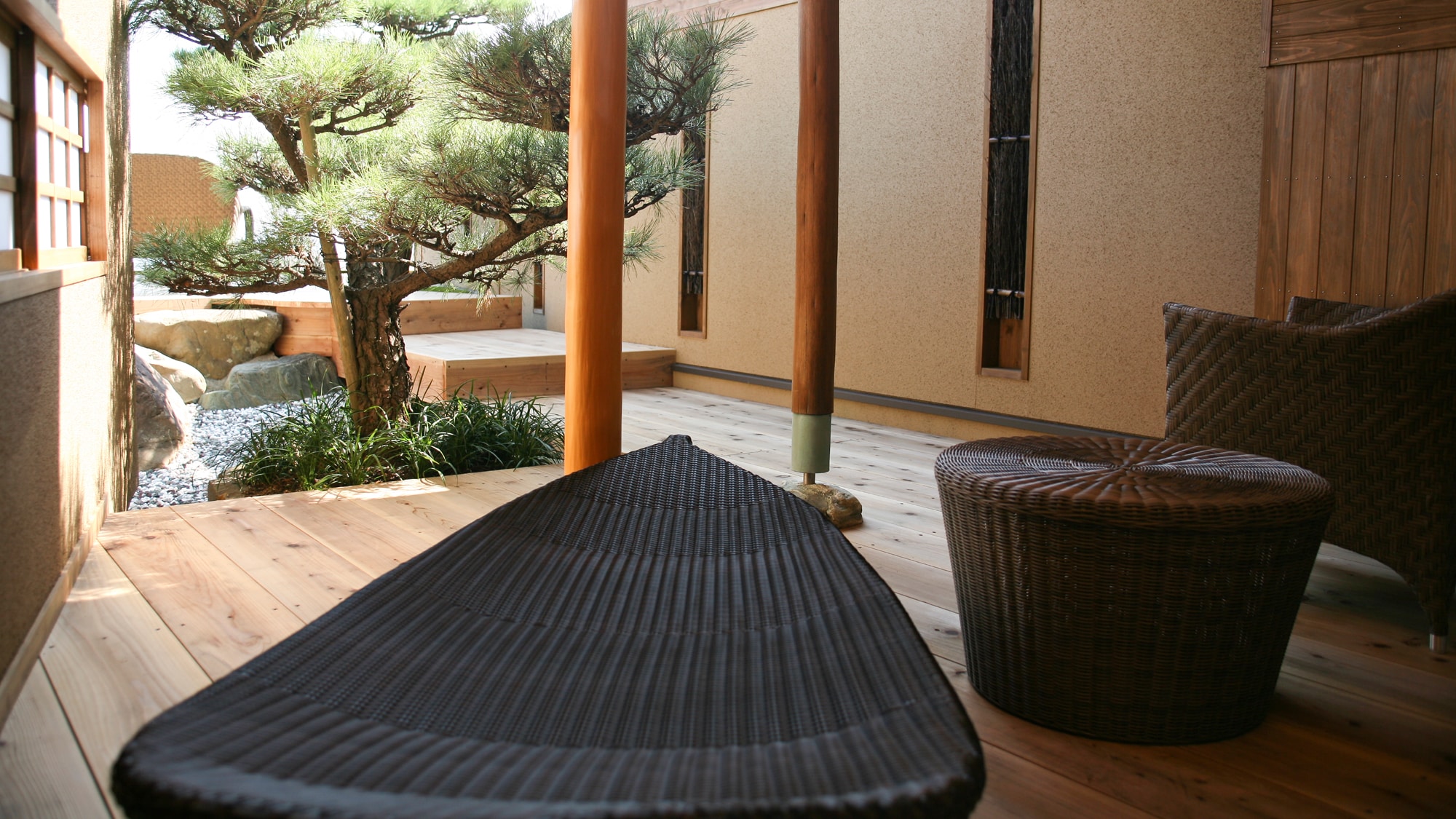 [ทุกห้องมีห้องอาบน้ำแบบเปิดโล่งส่วนตัว] Villa Paradise Sea Garden Type C / No. 103, Terrace