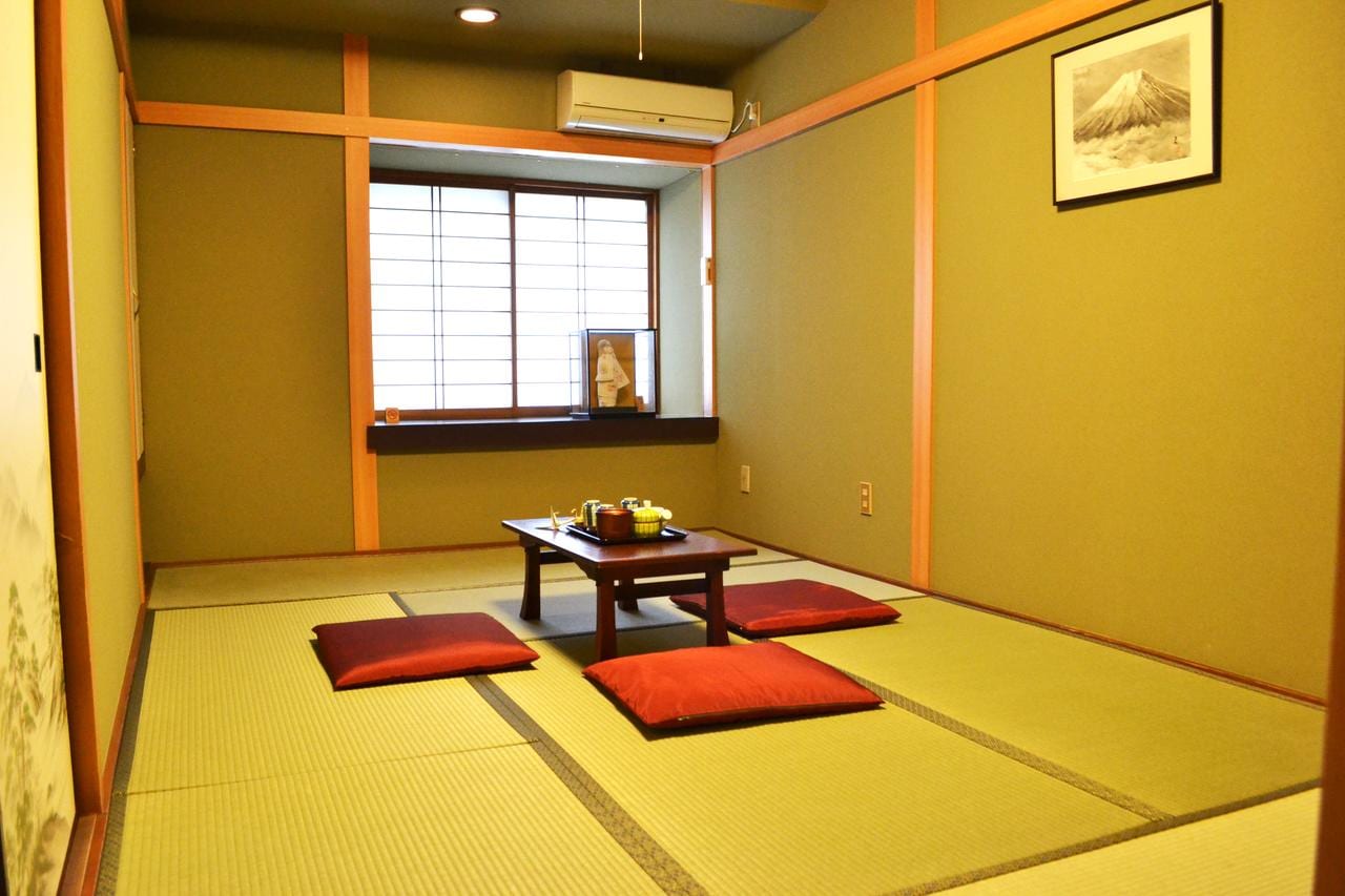 Japanese-style room with a calm appearance