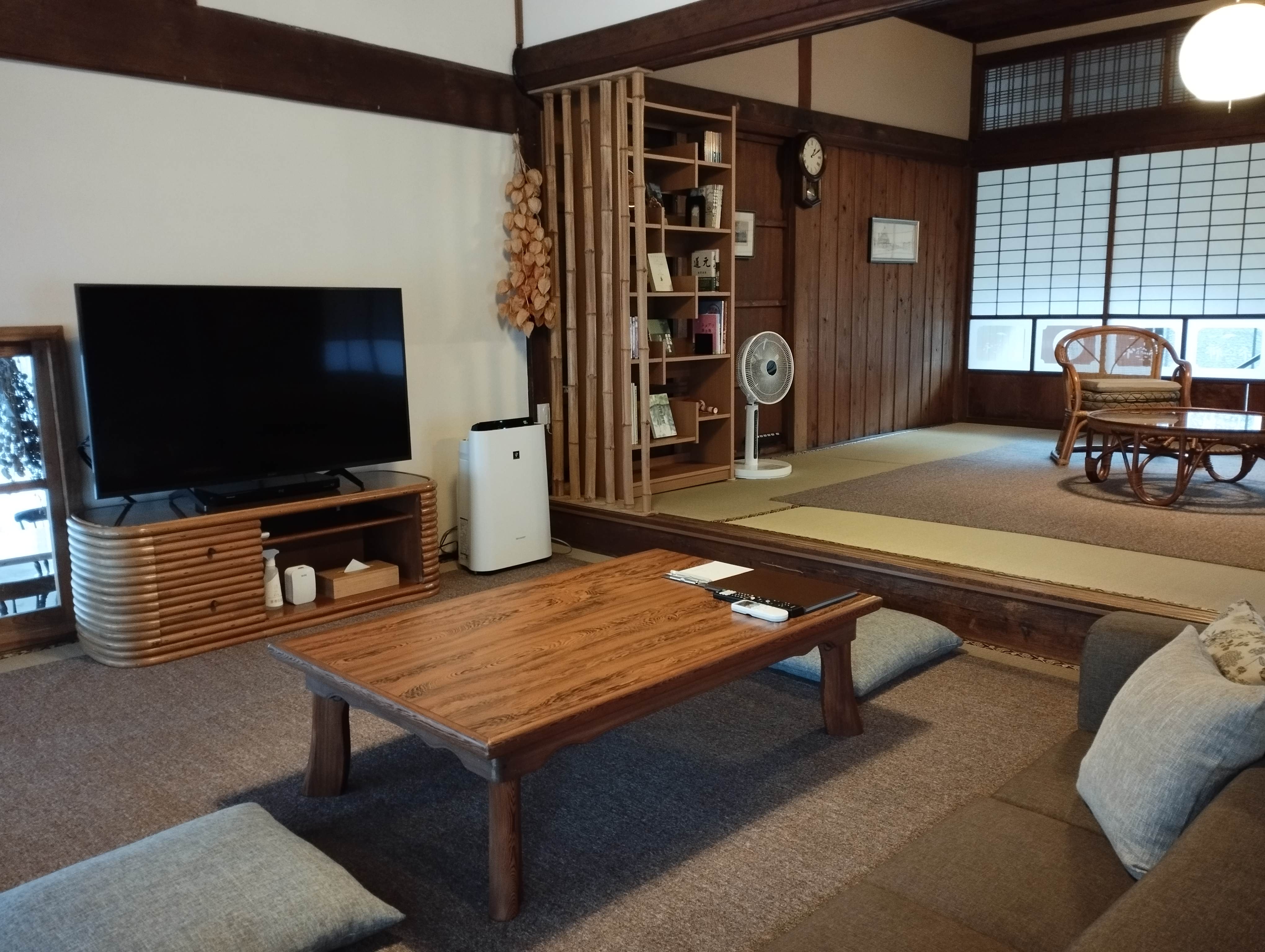 Traditional Japanese-style room [living room] at Hashinoya, a traditional Japanese-style house