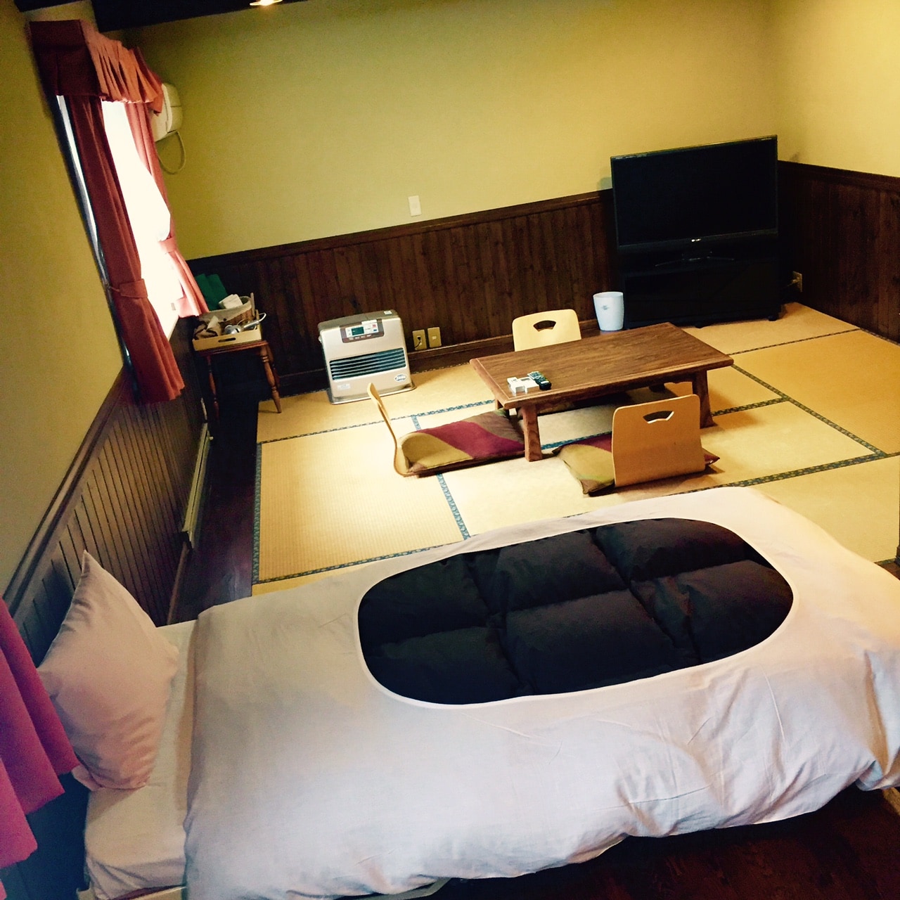 Kamar bergaya Jepang-Barat