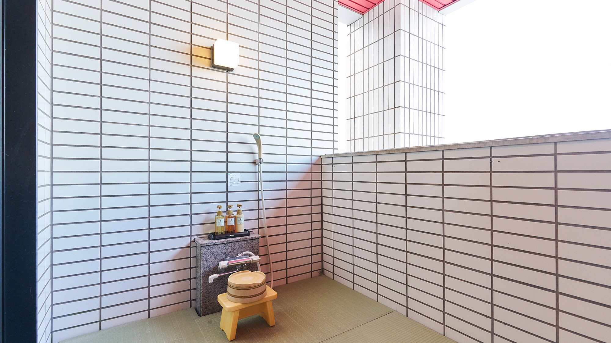 ・[Guest Room/Shirosuna] You can enjoy a bath on the balcony while feeling the pleasant breeze. Enjoy a unique bathing experience.