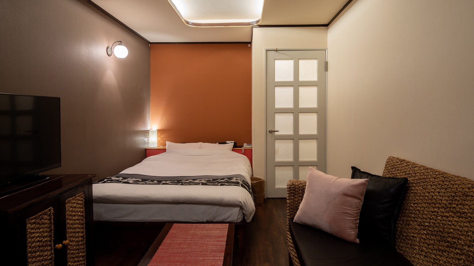 Example of an economy double room (non-smoking)