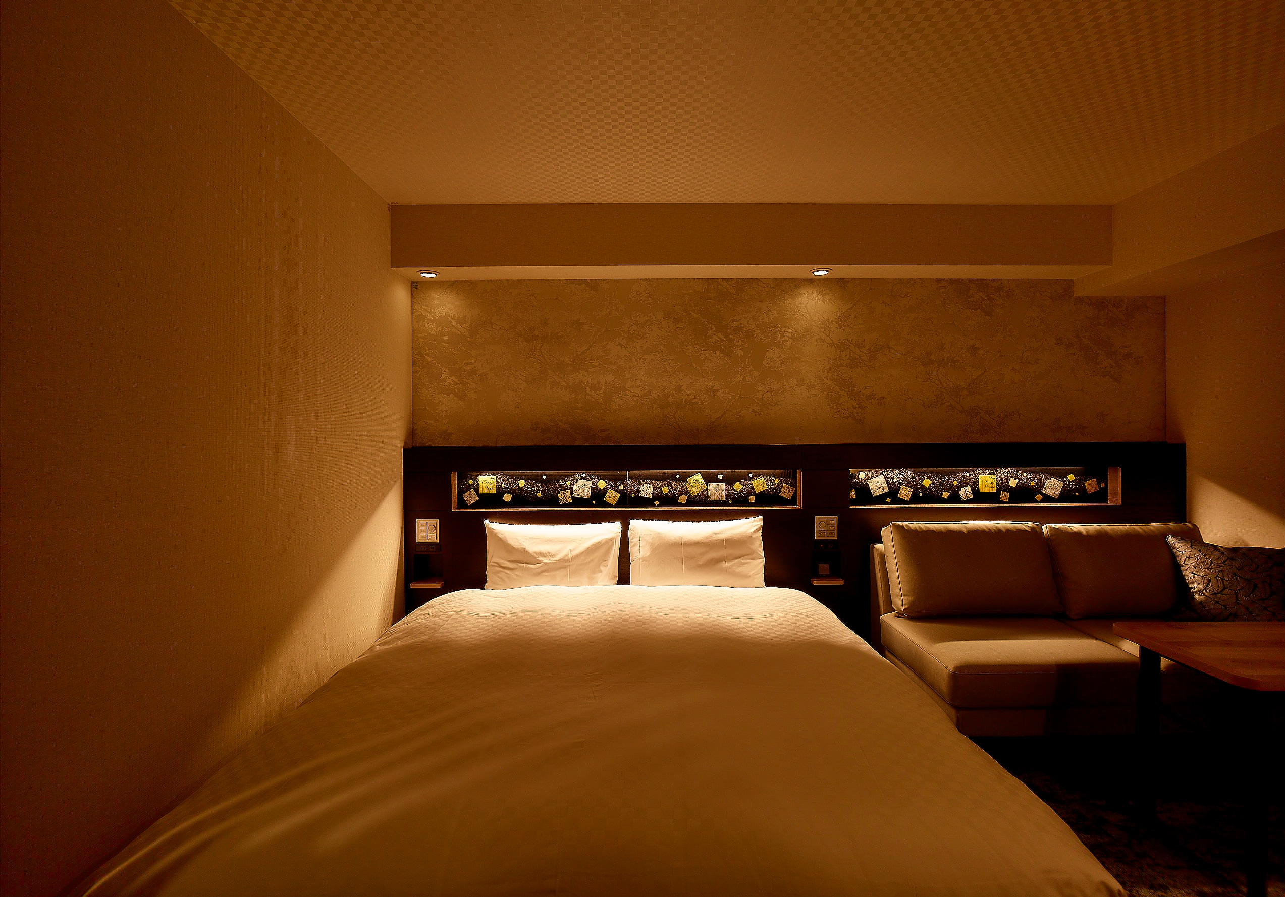Deluxe double room (bed)