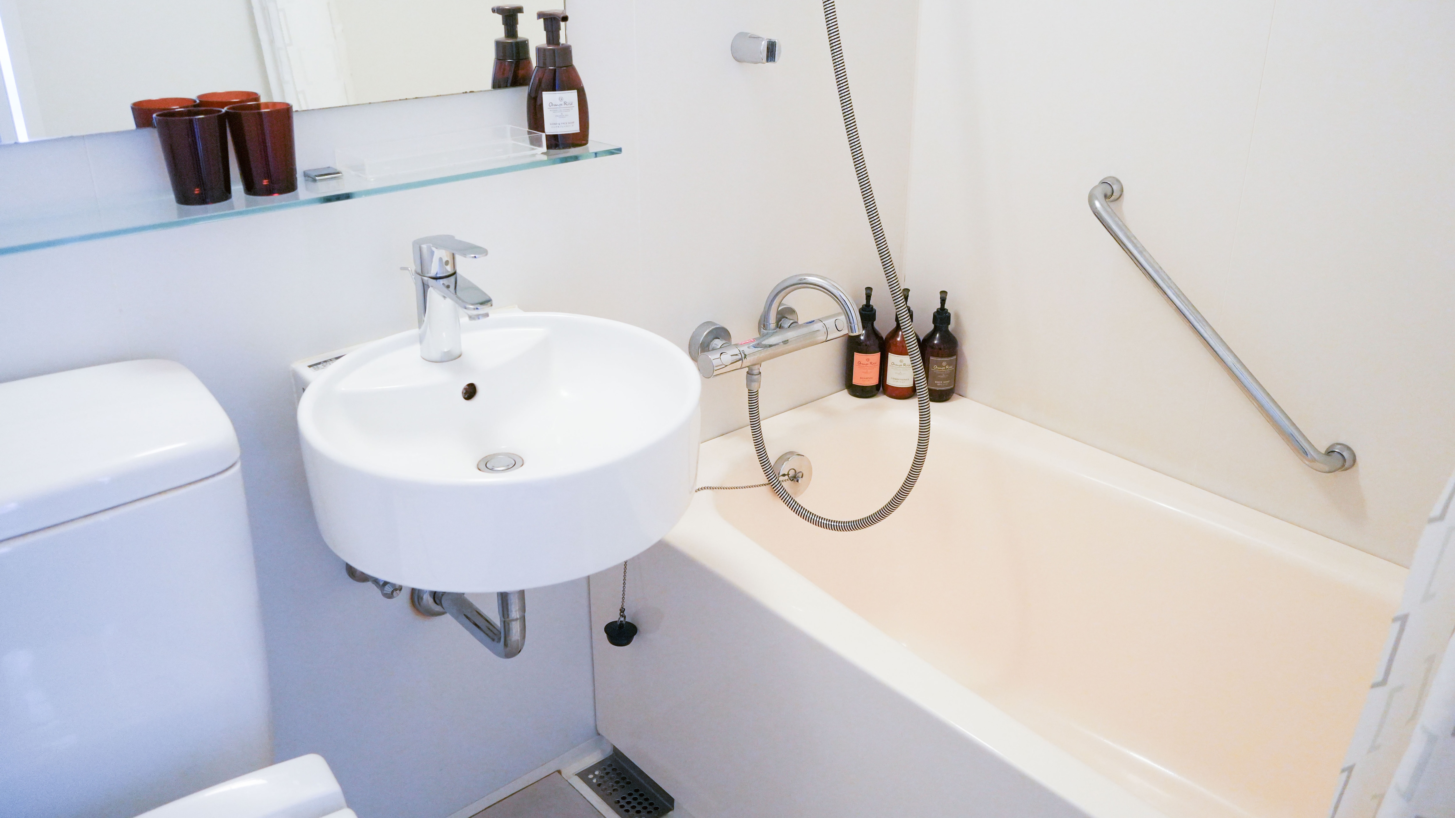 Double room bathroom example