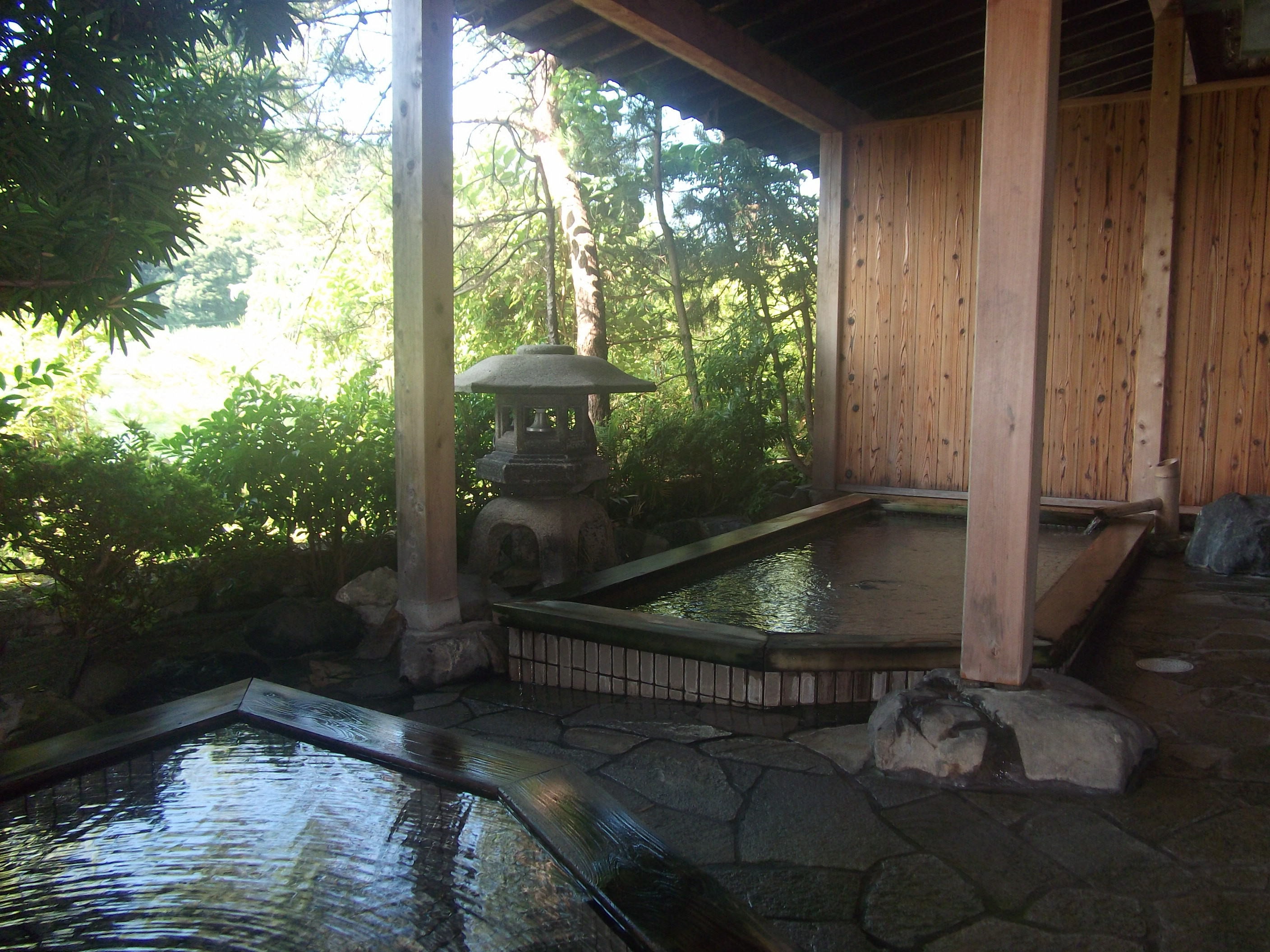 Open-air bath
