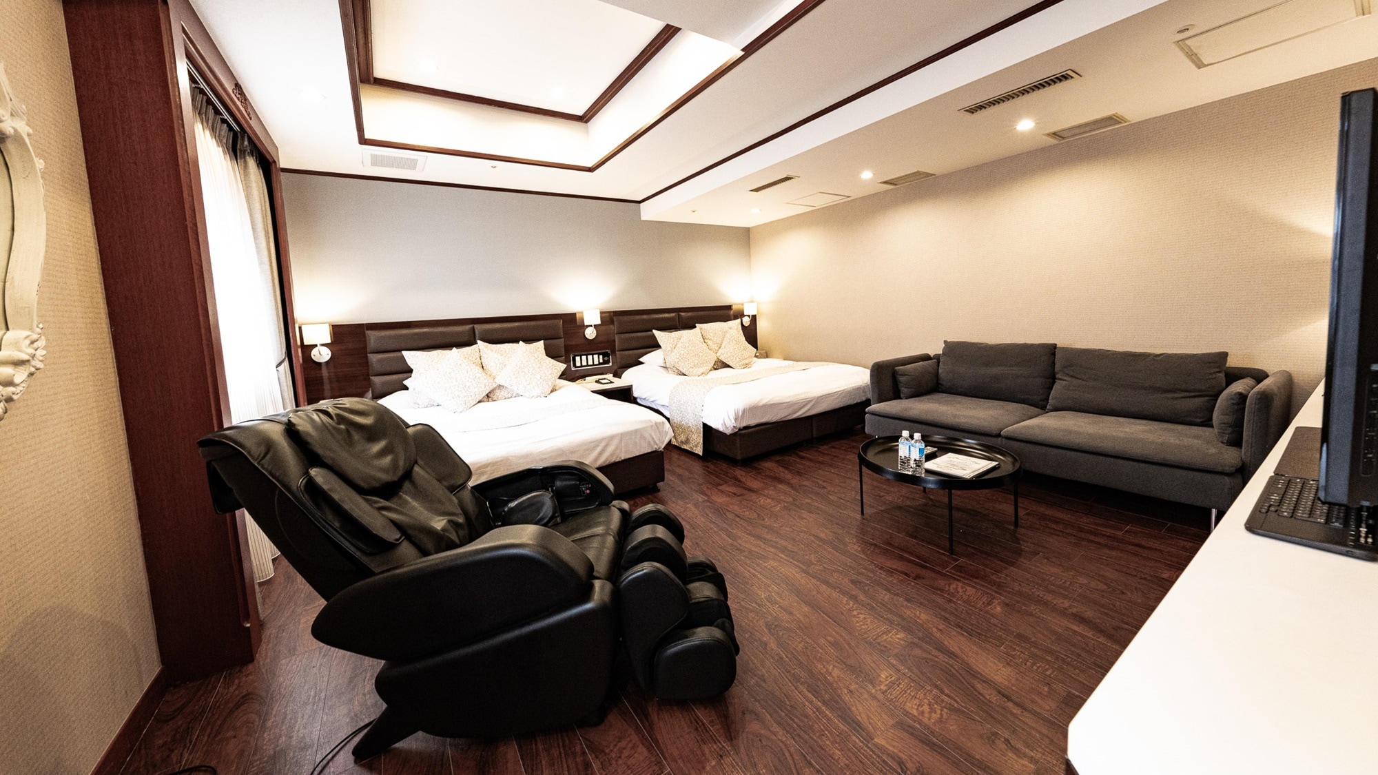 *[Orda Suite: Twin] 45 square meters / sofa massage machine