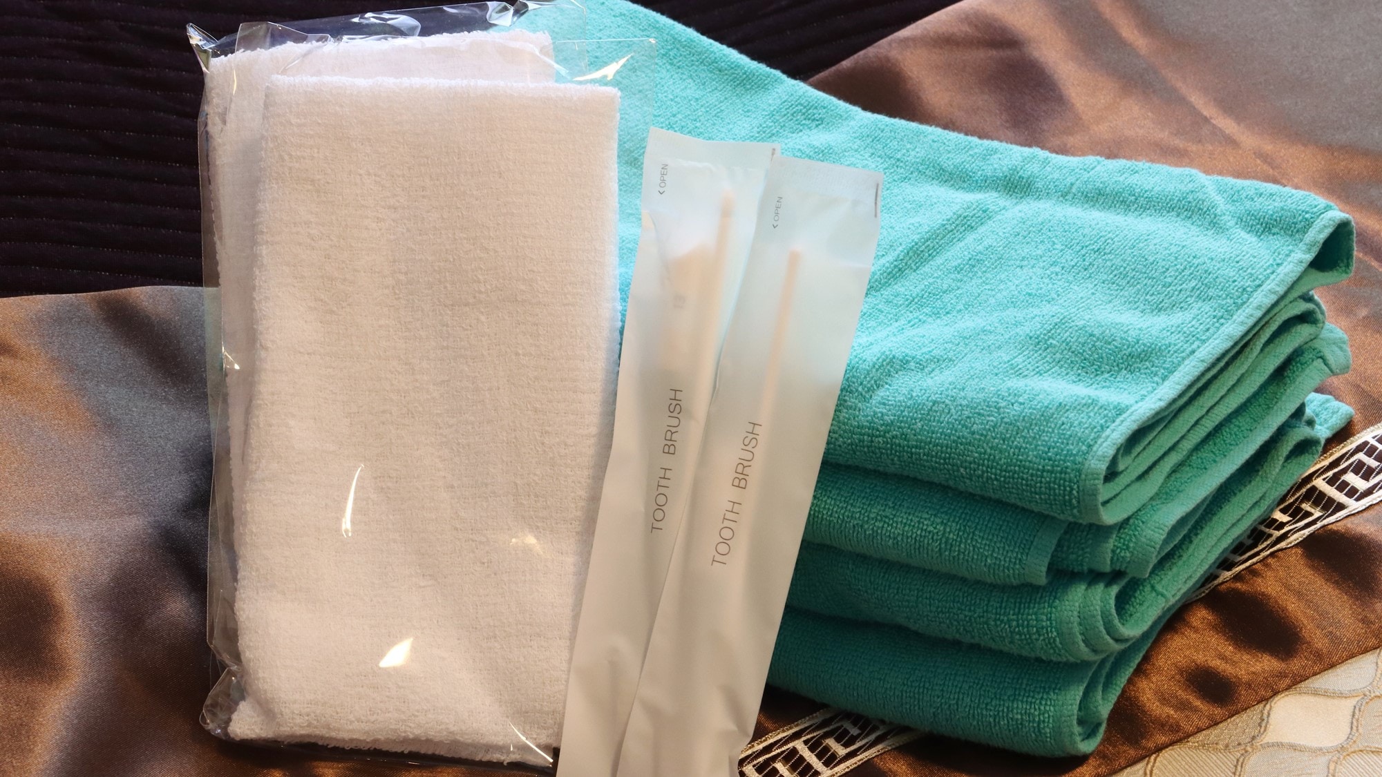 [Amenities] Bath towel, face towel, toothbrush