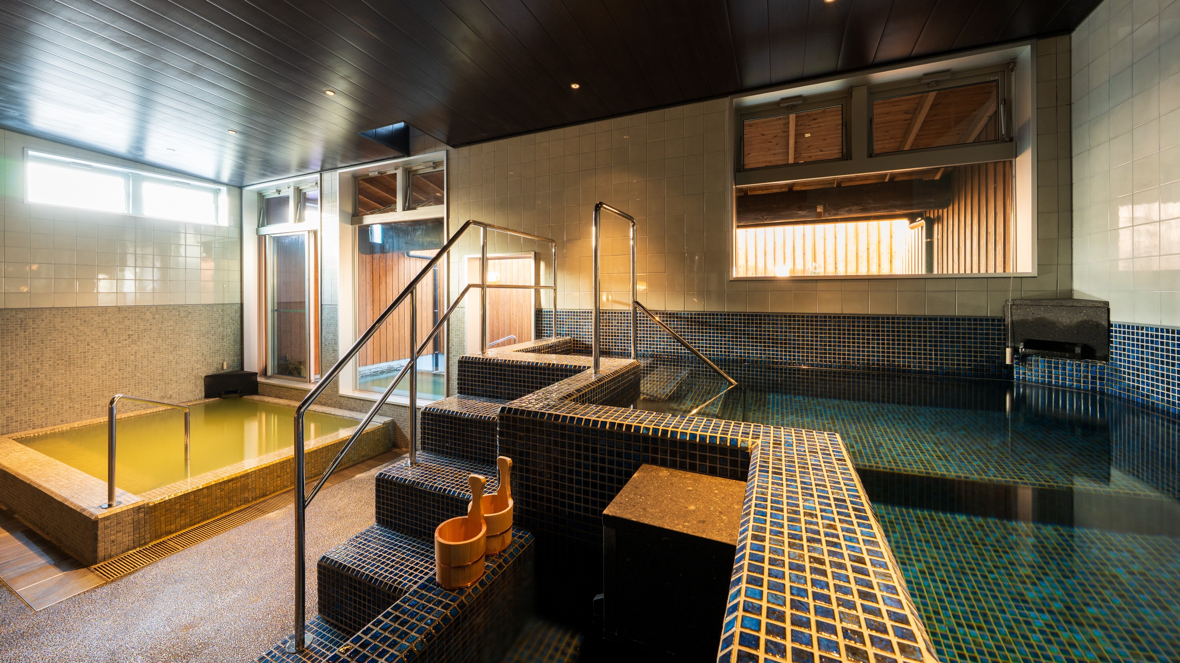 물 목욕 & 내탕/남탕