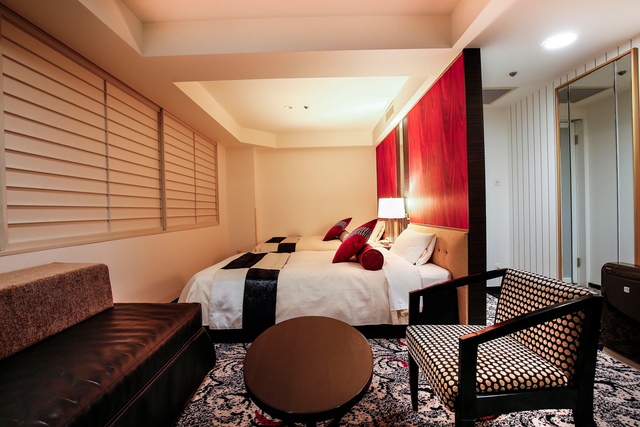 [Executive Deluxe] This room can be used for business or leisure, depending on your purpose.