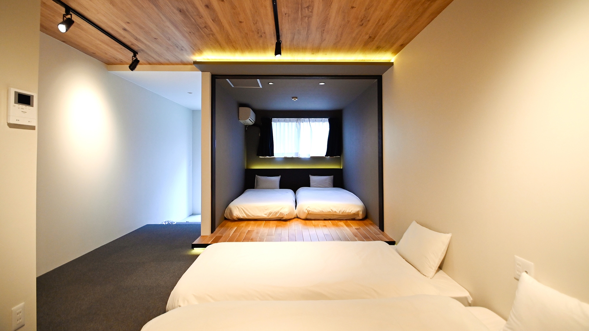 [Capacity for 6 people: Superior (Rest in the room)]N