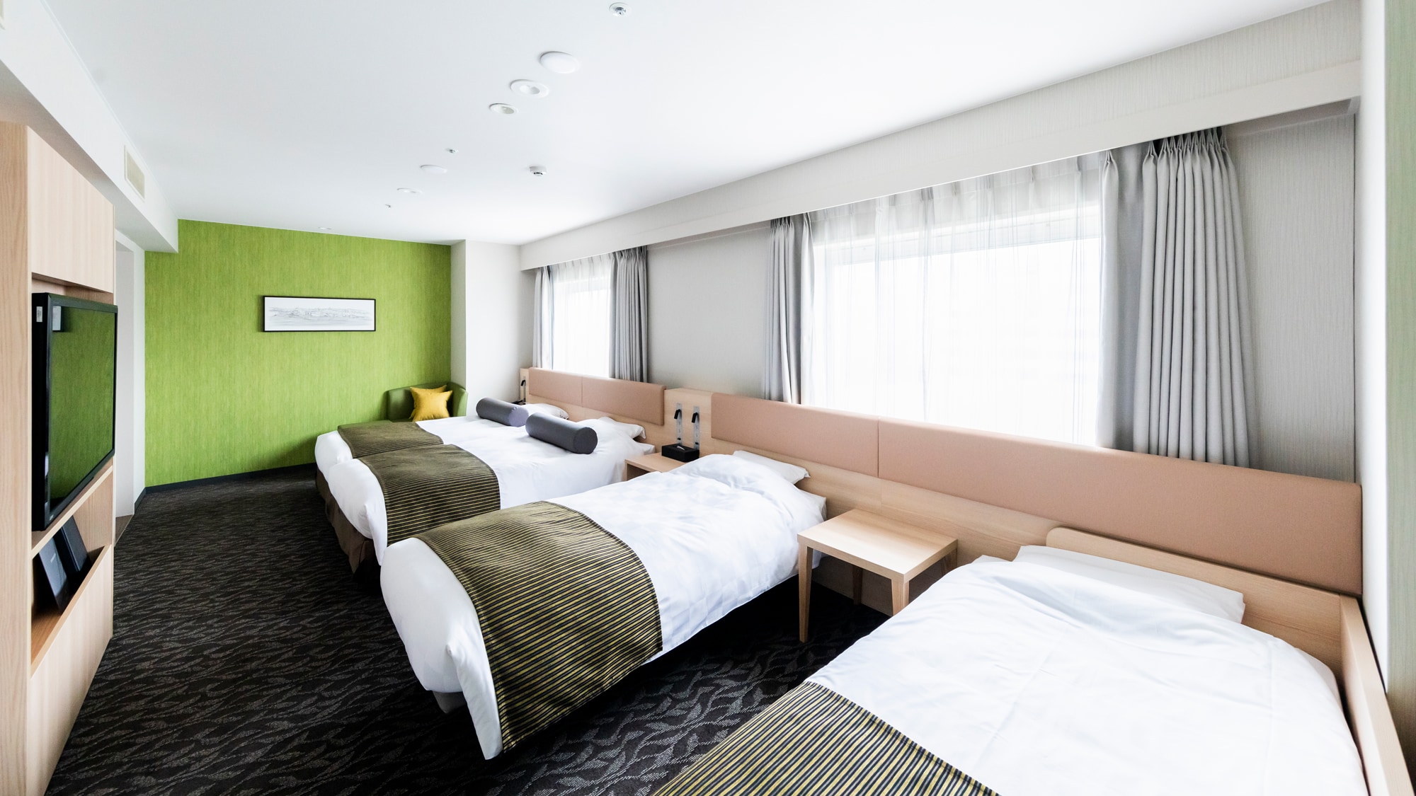Standard Deluxe Twin *Four-bedroom (Smoking room)